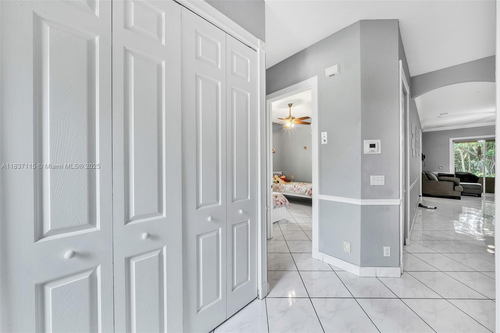 8908 NW 40th St