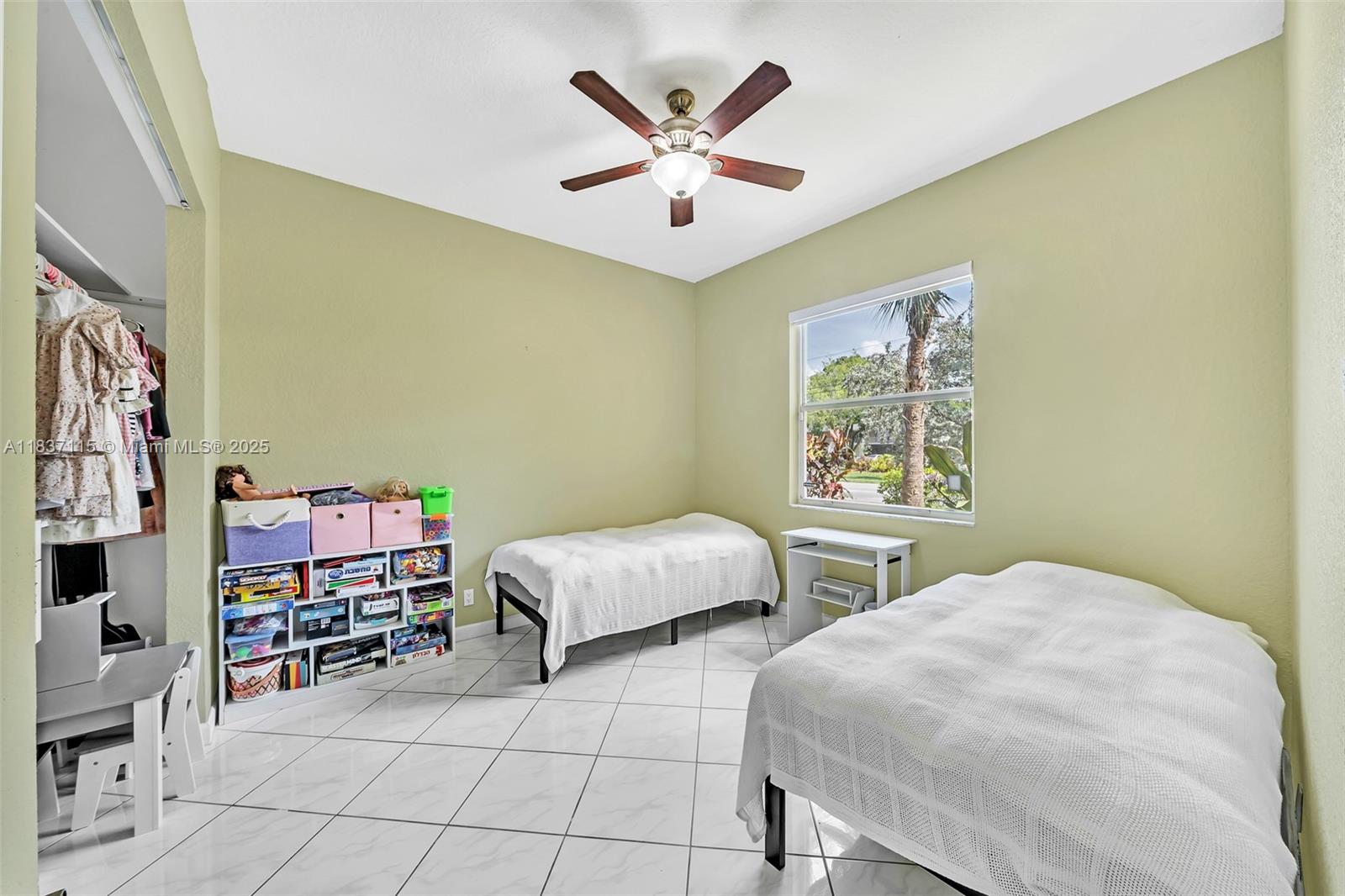 8908 NW 40th St