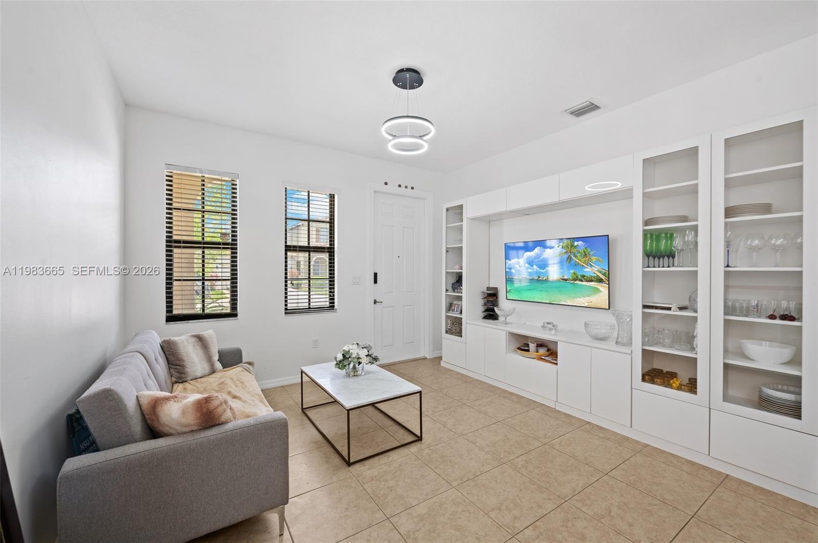 CHAMPION LAKES - Residential