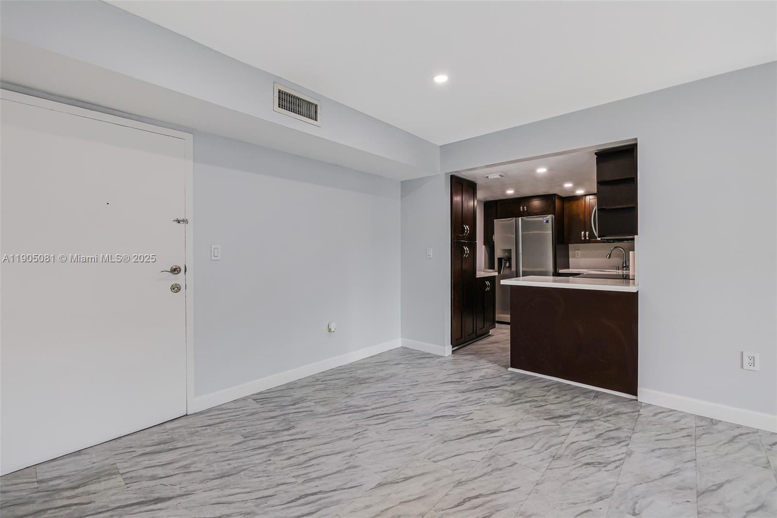 SUNSET VILLAS NO 3 CONDO- - Residential