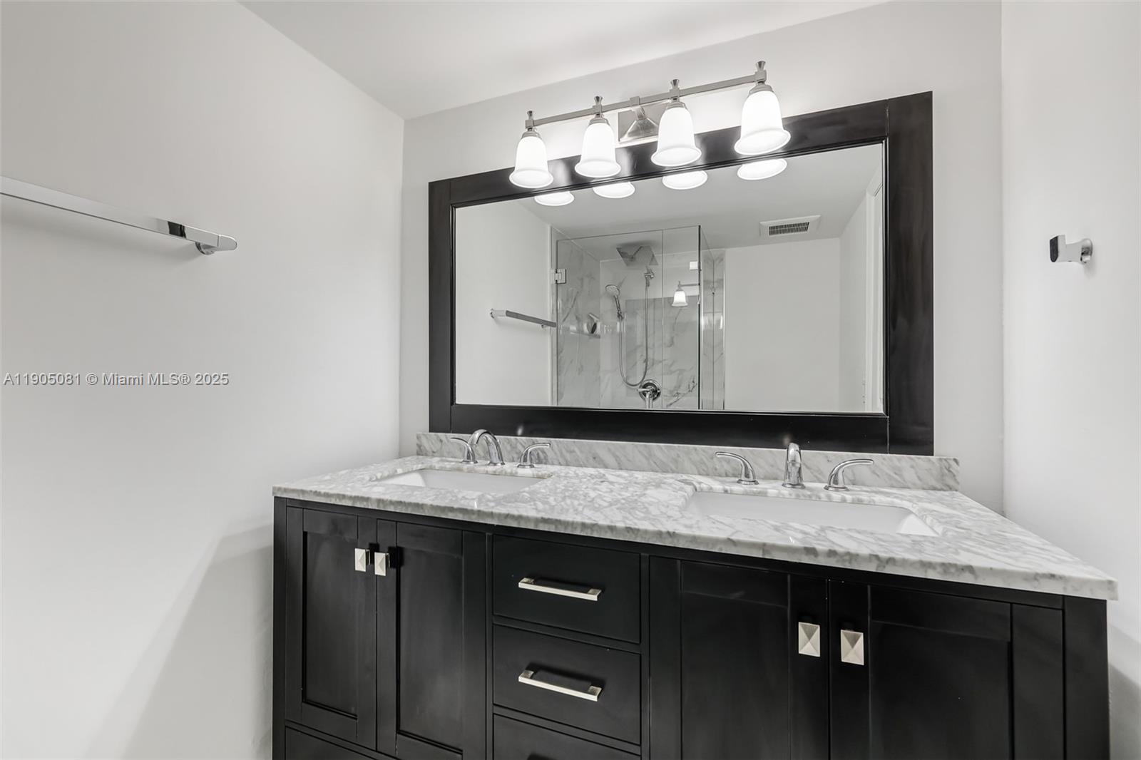 SUNSET VILLAS NO 3 CONDO- - Residential