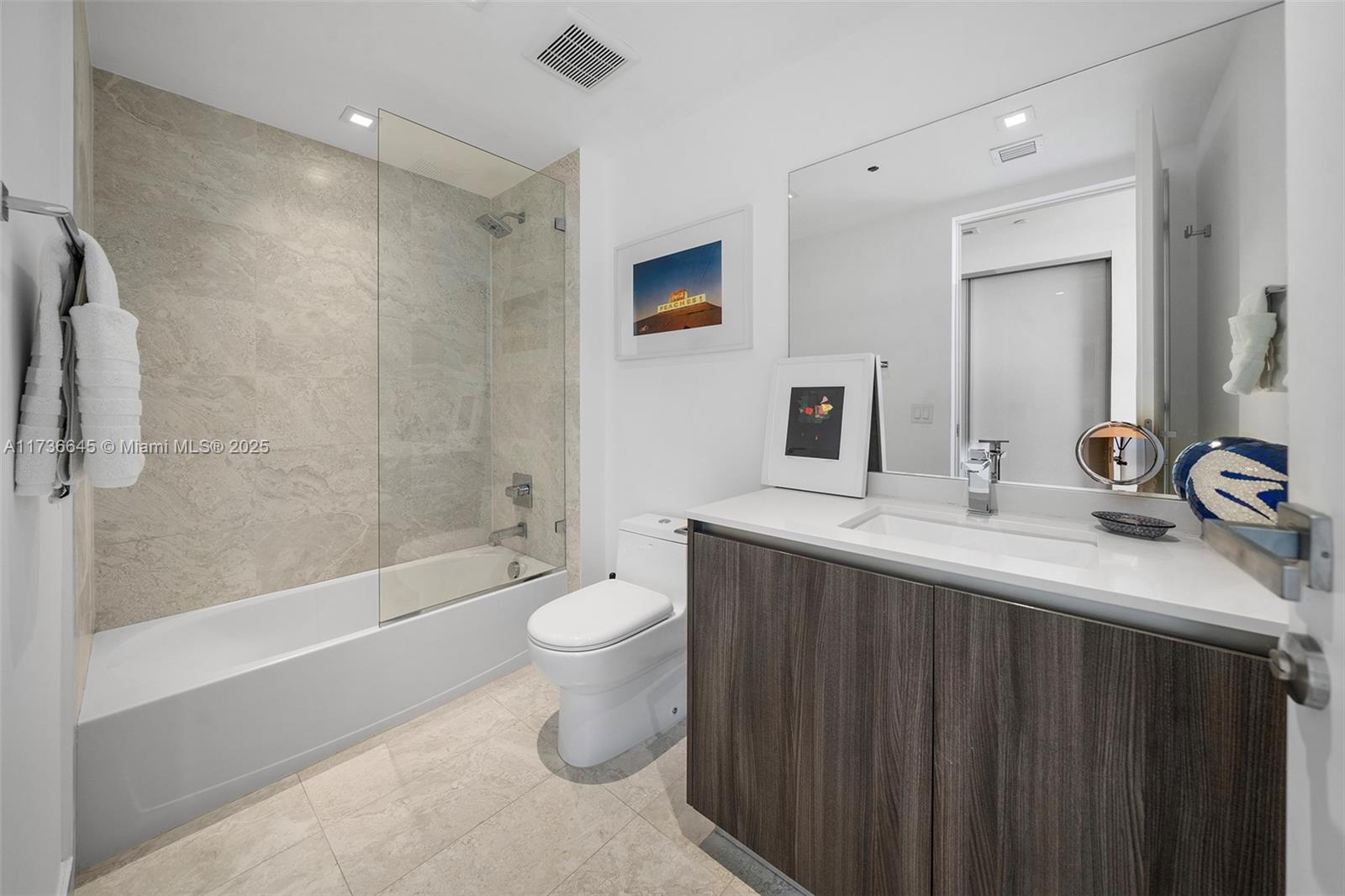 ARIA ON THE BAY CONDO - Residential