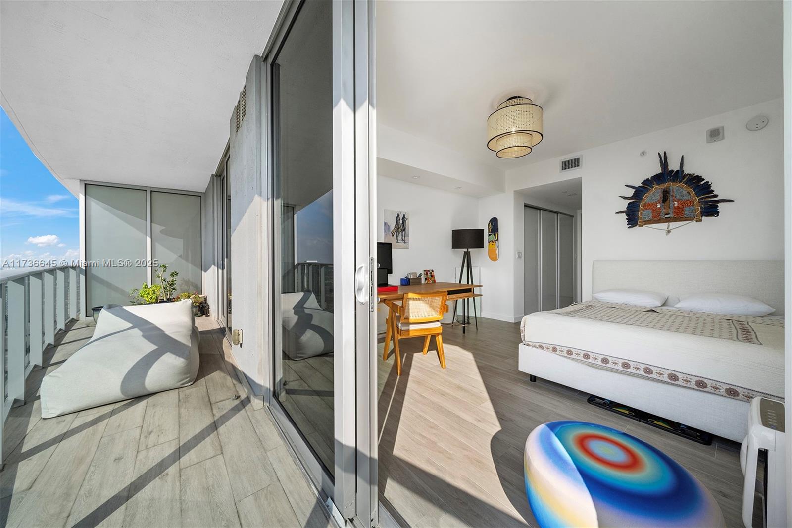 ARIA ON THE BAY CONDO - Residential