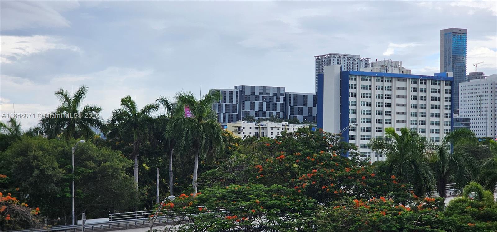 RIOPLAZA CONDOMINIUM NORT - Residential