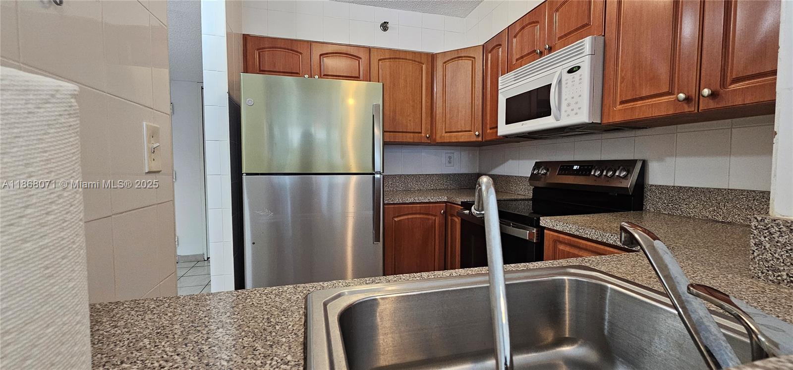 RIOPLAZA CONDOMINIUM NORT - Residential