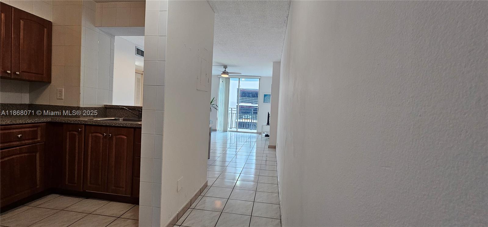 RIOPLAZA CONDOMINIUM NORT - Residential