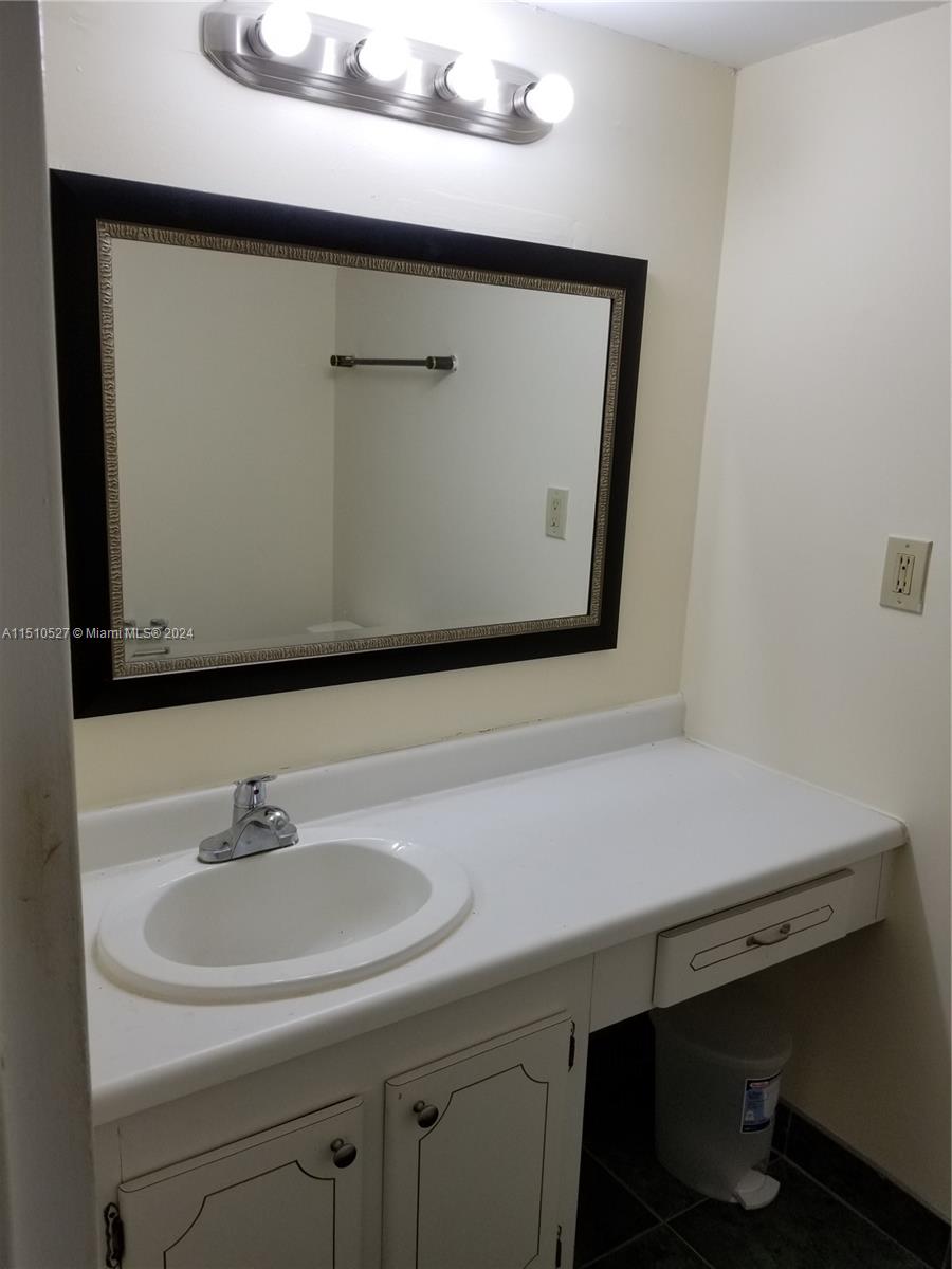 BONAVISTA CONDO - Residential Lease