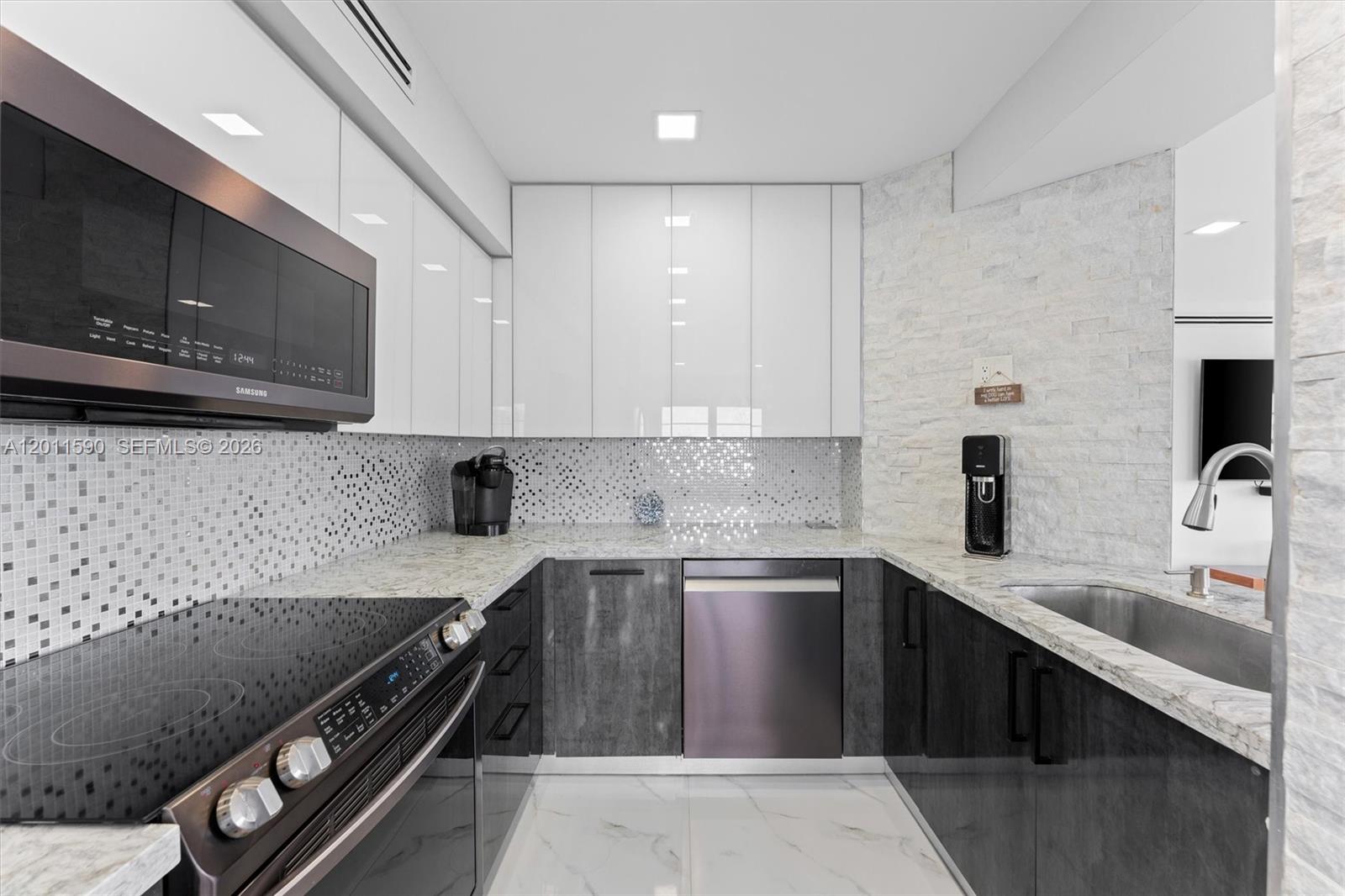 ESSEX TOWER CONDO - Residential