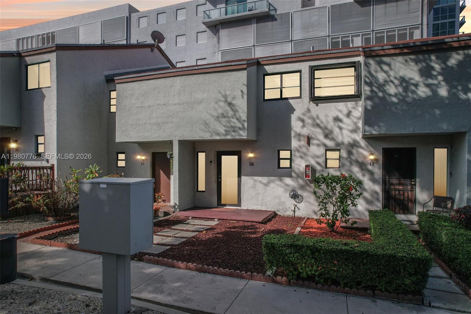 RIVER CLUB TOWNHOUSE COND - Residential