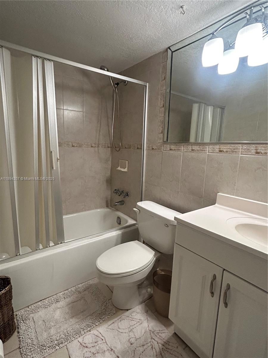 HOLLYBROOK GOLF & TENNIS - Residential Lease