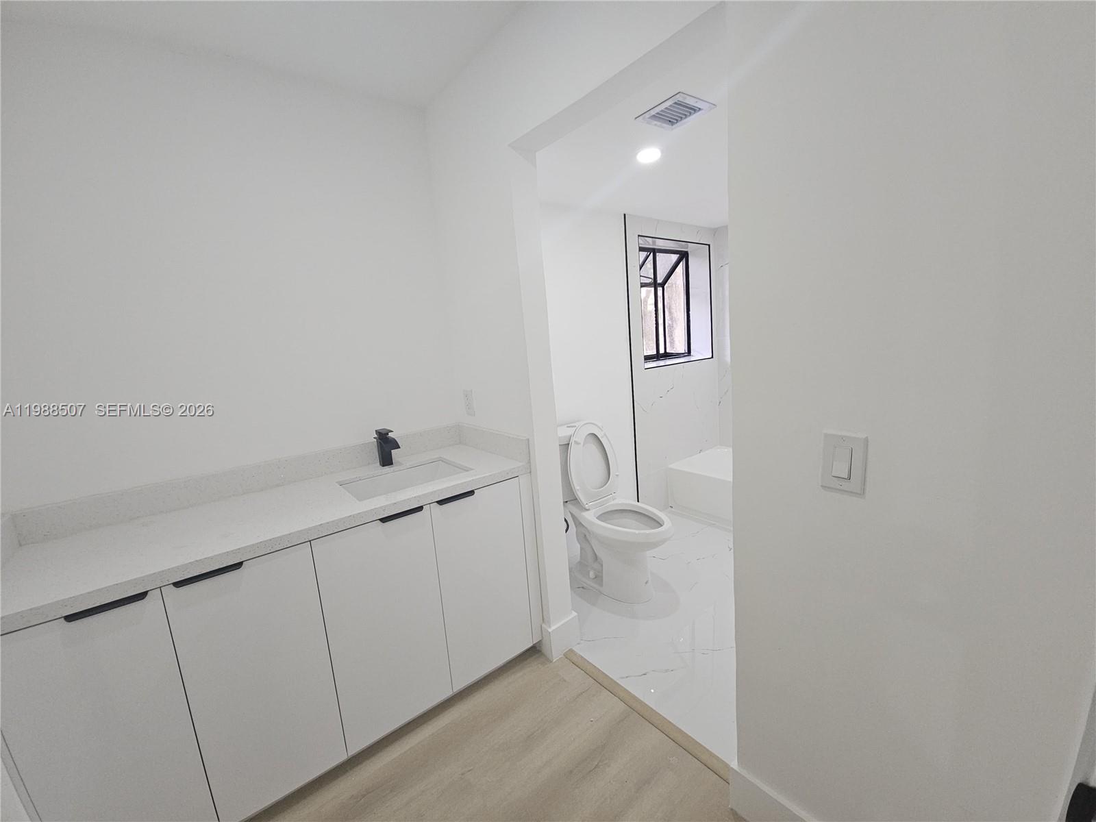 ELAN AT CALUSA CONDO XIII - Residential Lease