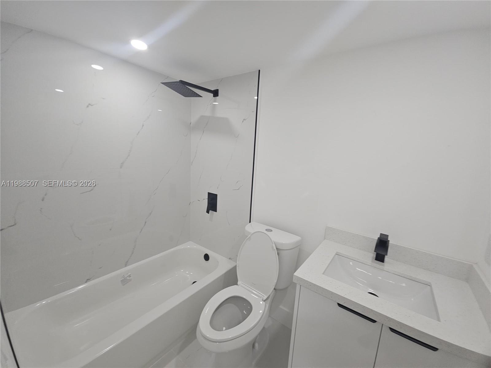 ELAN AT CALUSA CONDO XIII - Residential Lease