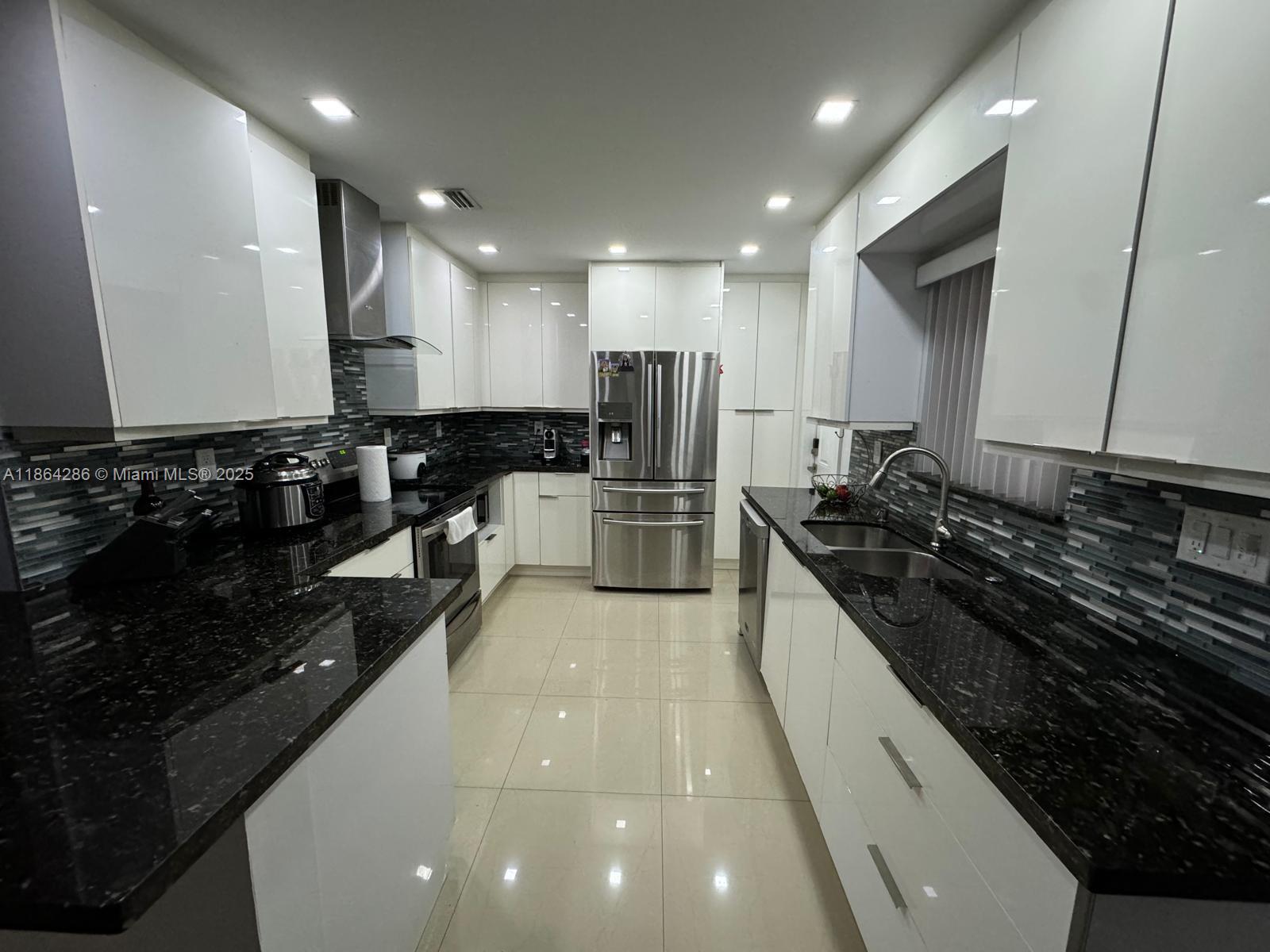 260 NW 57th Ct