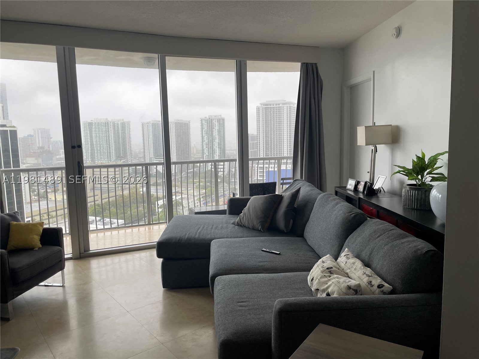1750 N Bayshore Dr 2814