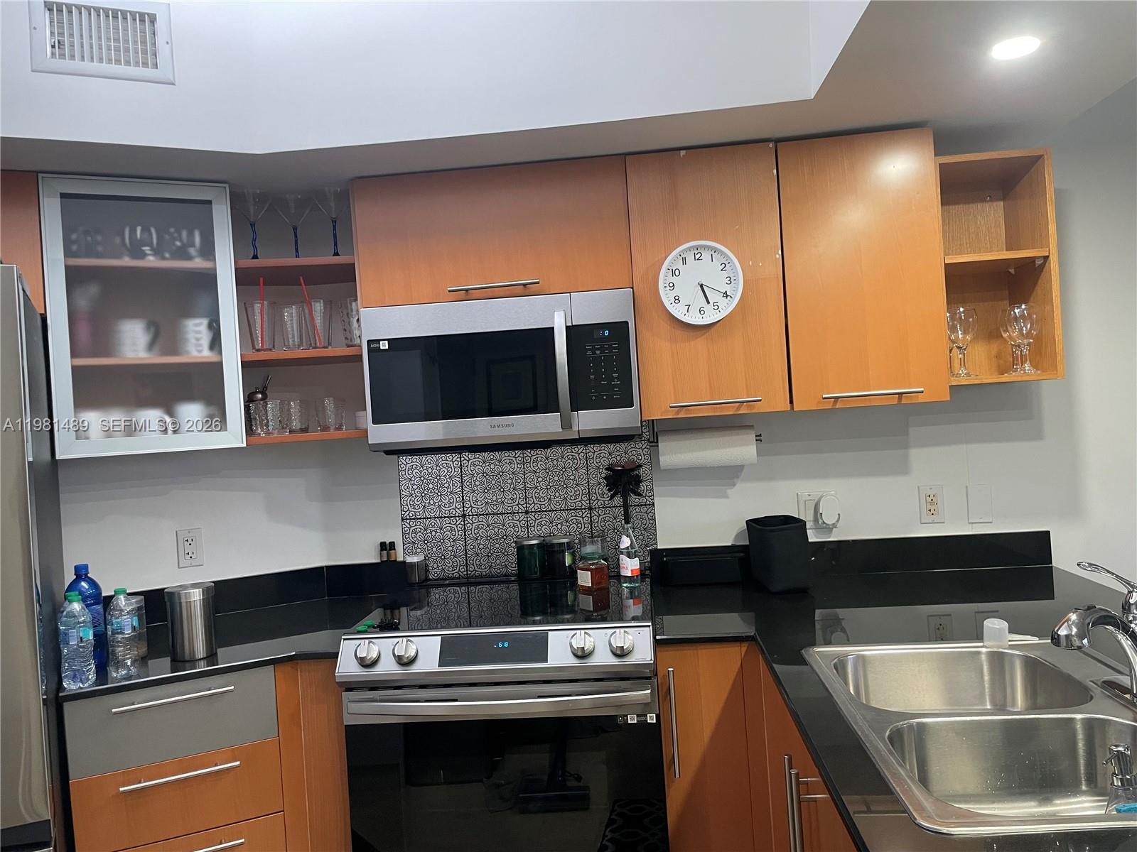 OPERA TOWER CONDO - Residential