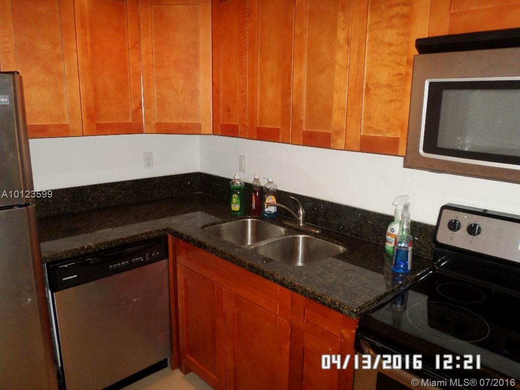 BISCAYNE TOWERS - Residential Lease