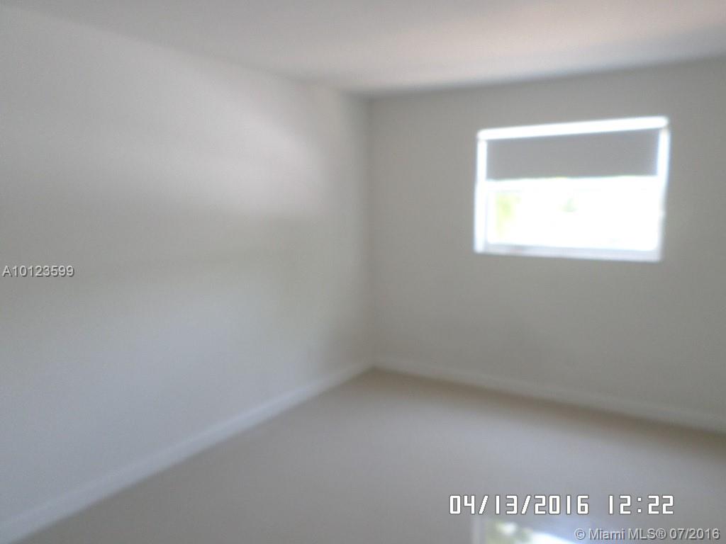 BISCAYNE TOWERS - Residential Lease