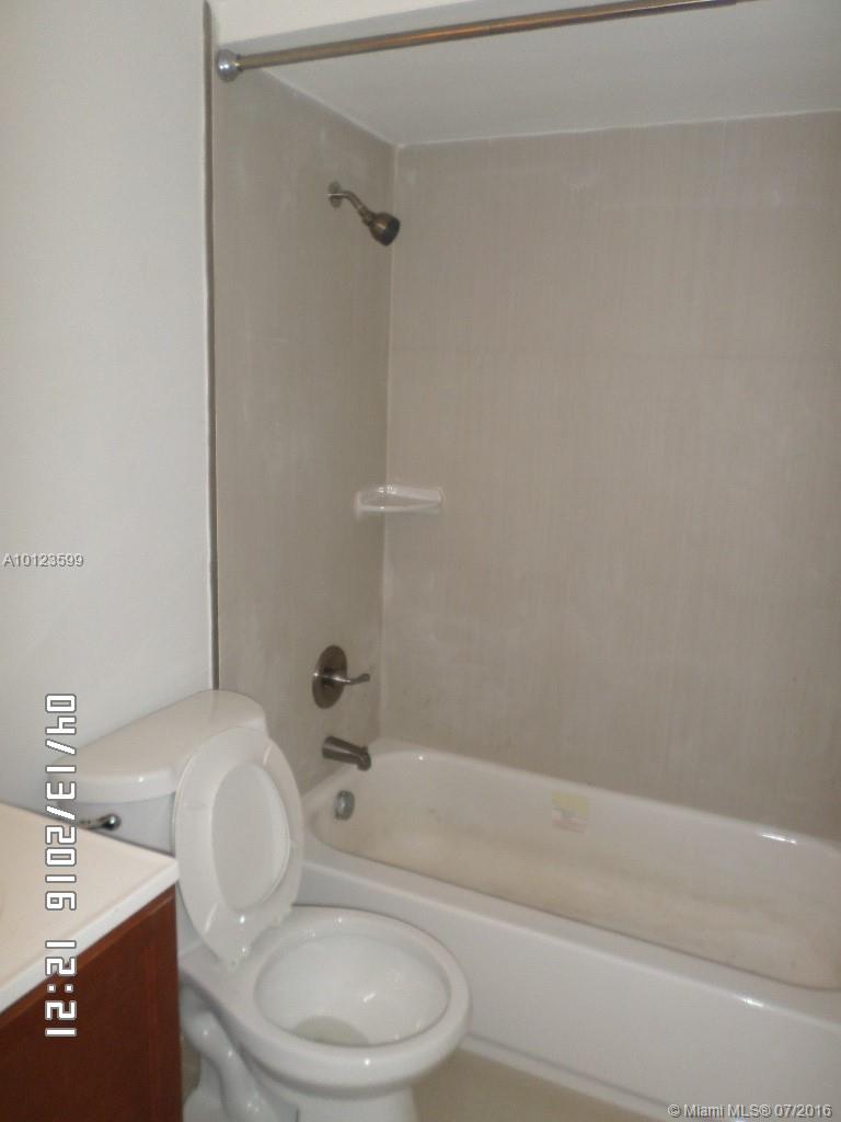 BISCAYNE TOWERS - Residential Lease