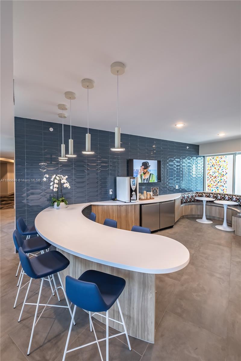 2275 W STATE ROAD 84 PLAT - Residential Lease