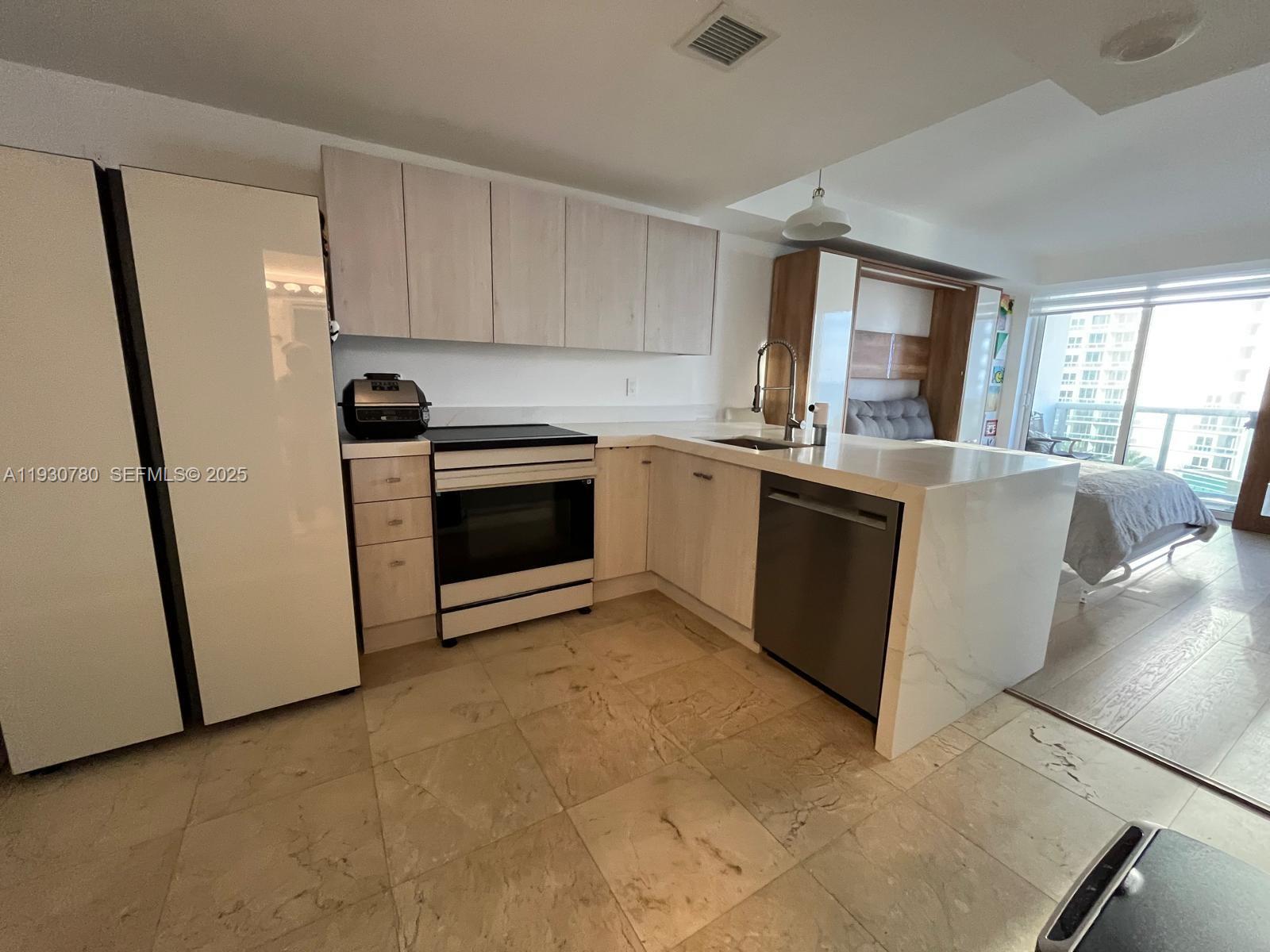 HARBOUR HOUSE - Residential Lease