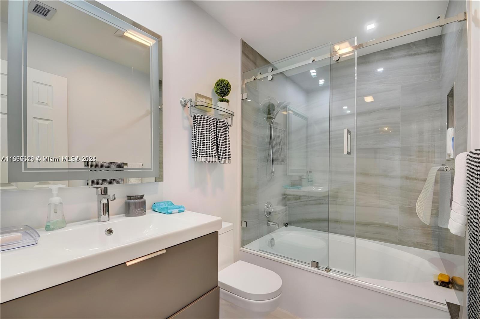 BOCA DELRAY I-III CONDO S - Residential Lease