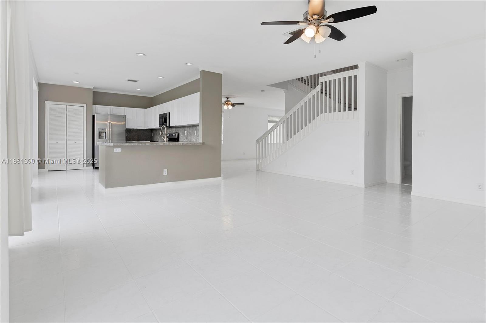 BOCA SPRINGS - Residential Lease