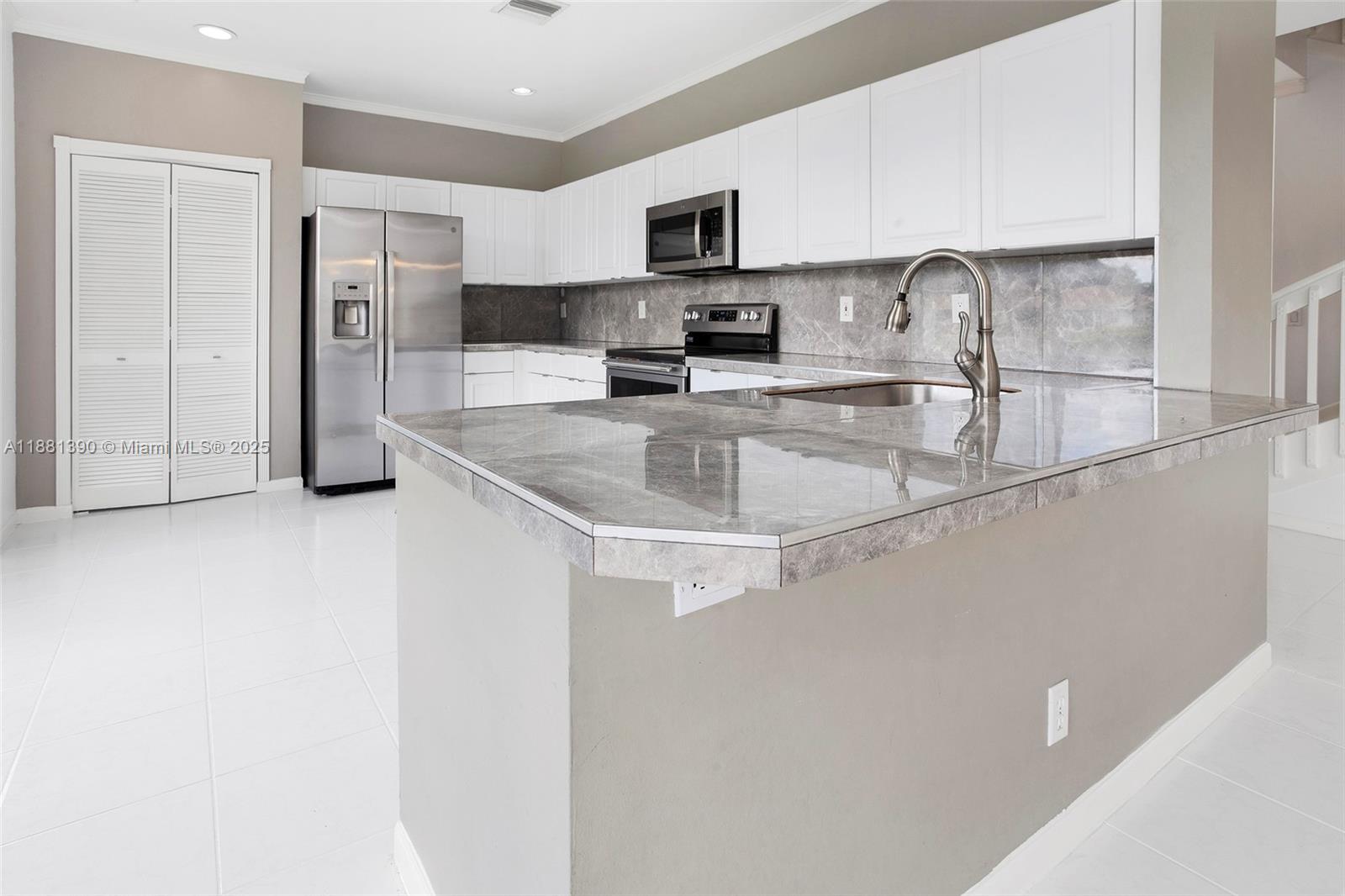 BOCA SPRINGS - Residential Lease