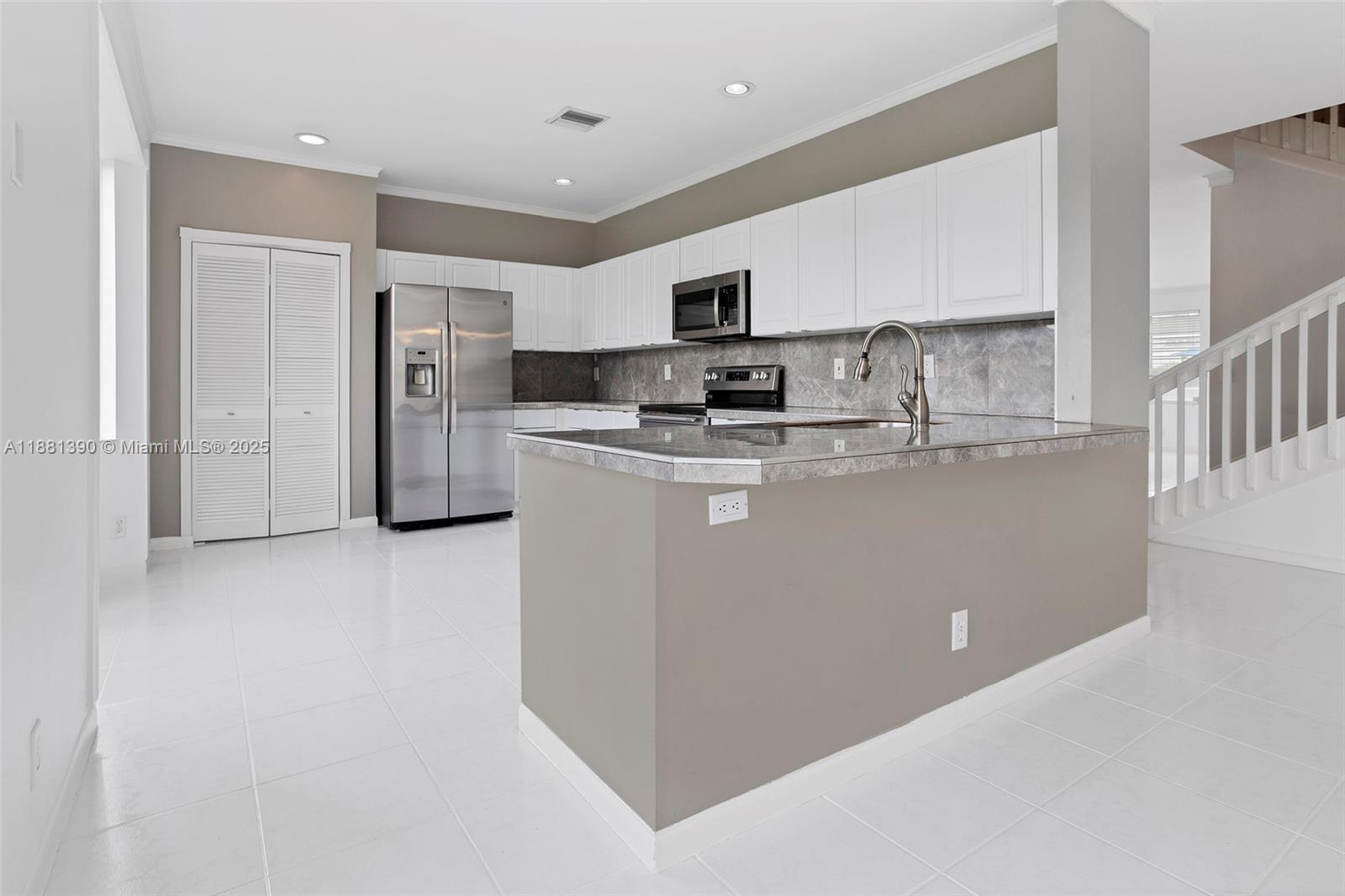 BOCA SPRINGS - Residential Lease