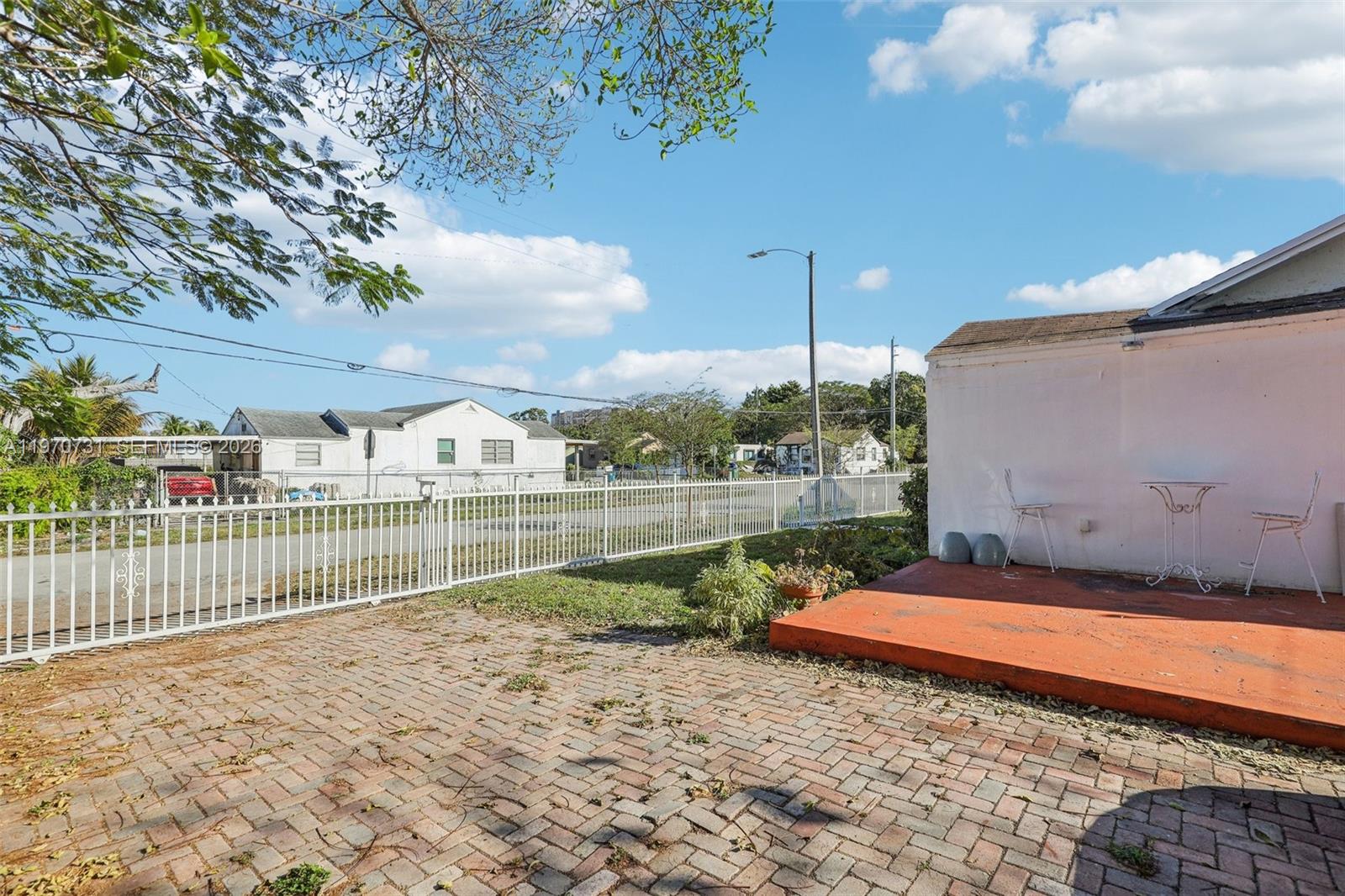 SEVENTH AVE PARK - Residential