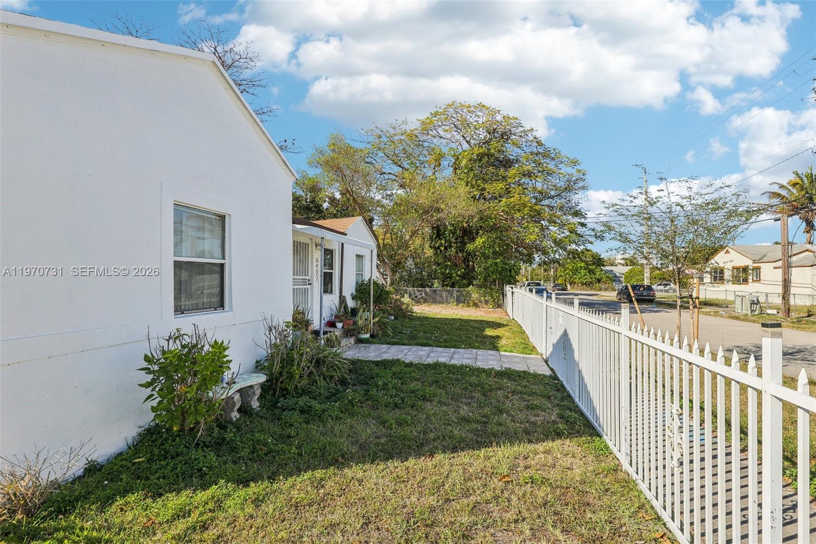 SEVENTH AVE PARK - Residential