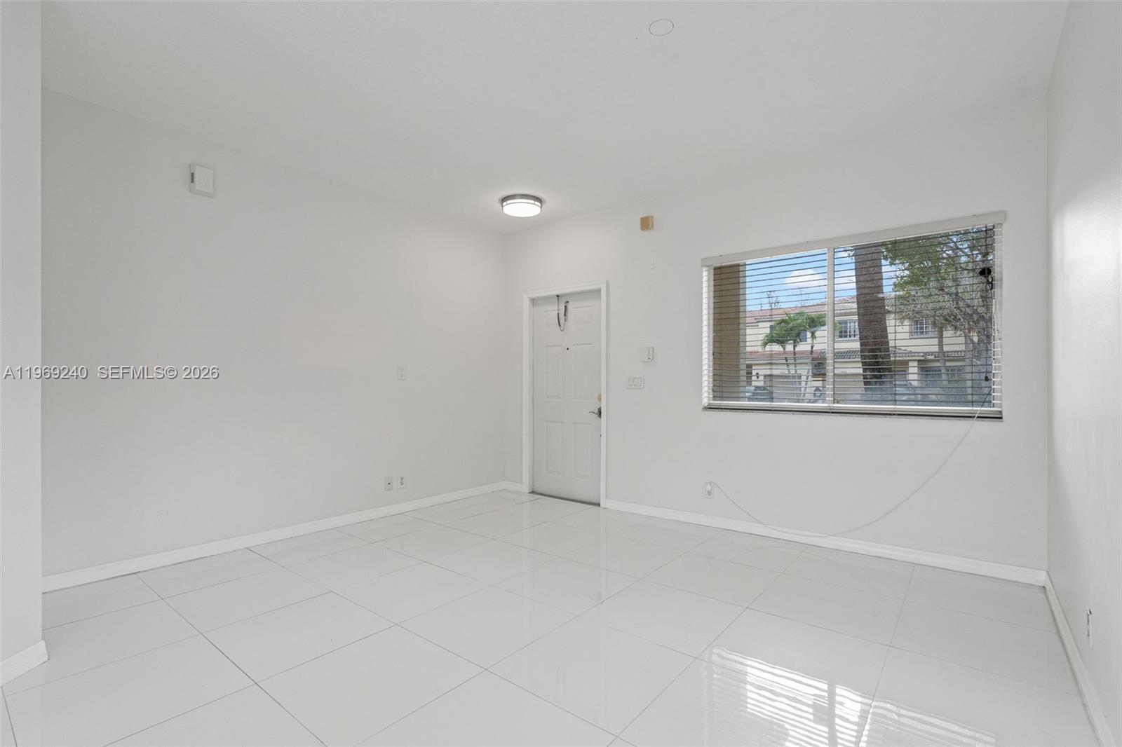 LAGO VISTA AT COCONUT CRE - Residential