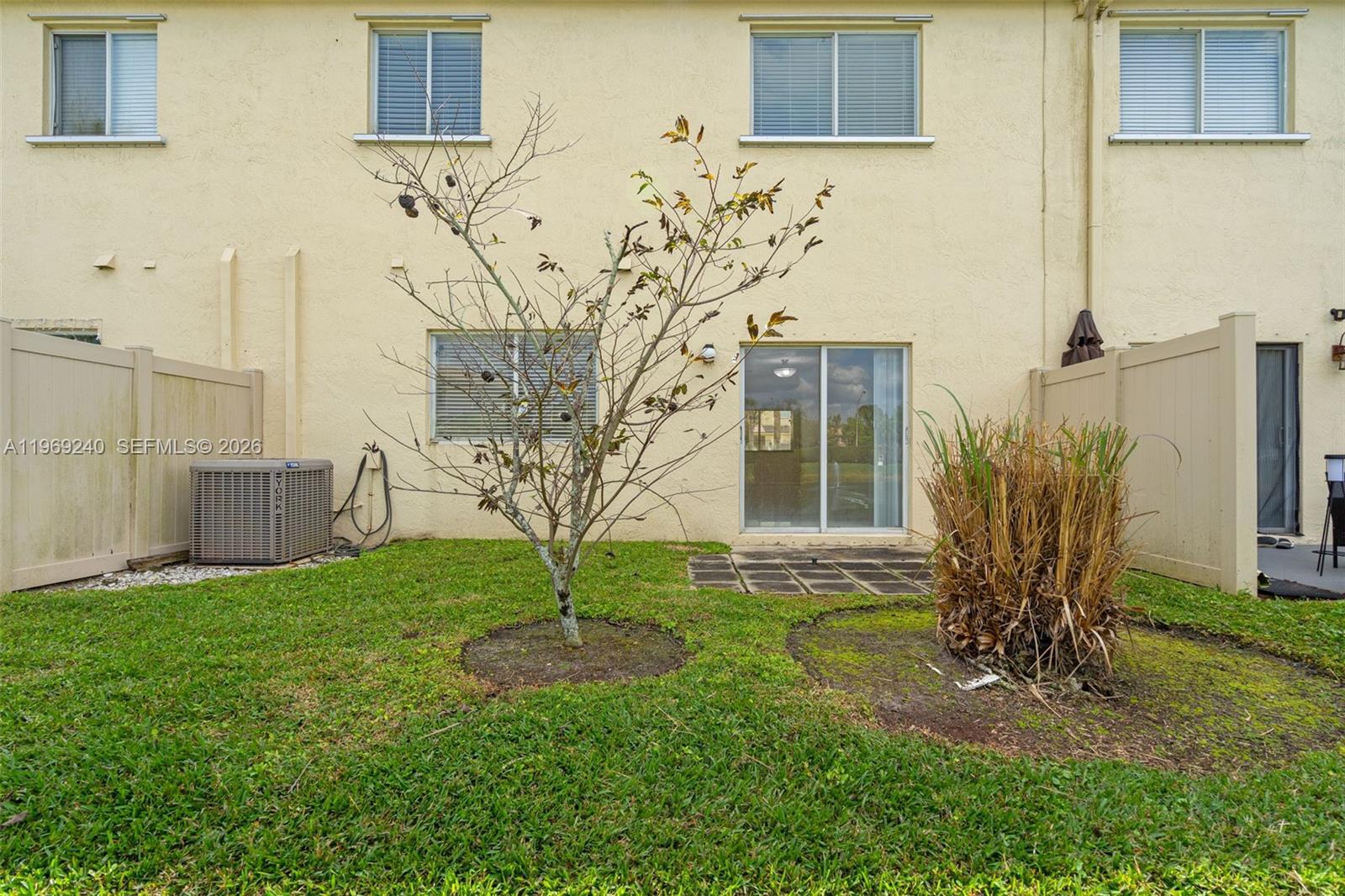 LAGO VISTA AT COCONUT CRE - Residential