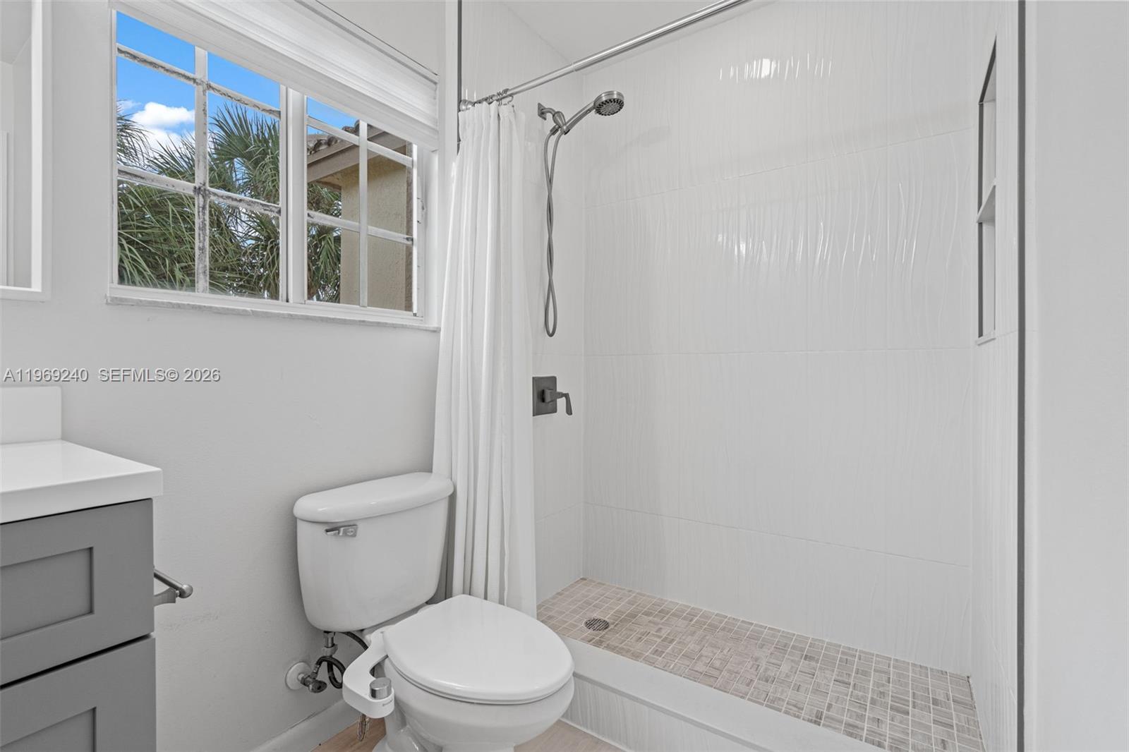 LAGO VISTA AT COCONUT CRE - Residential