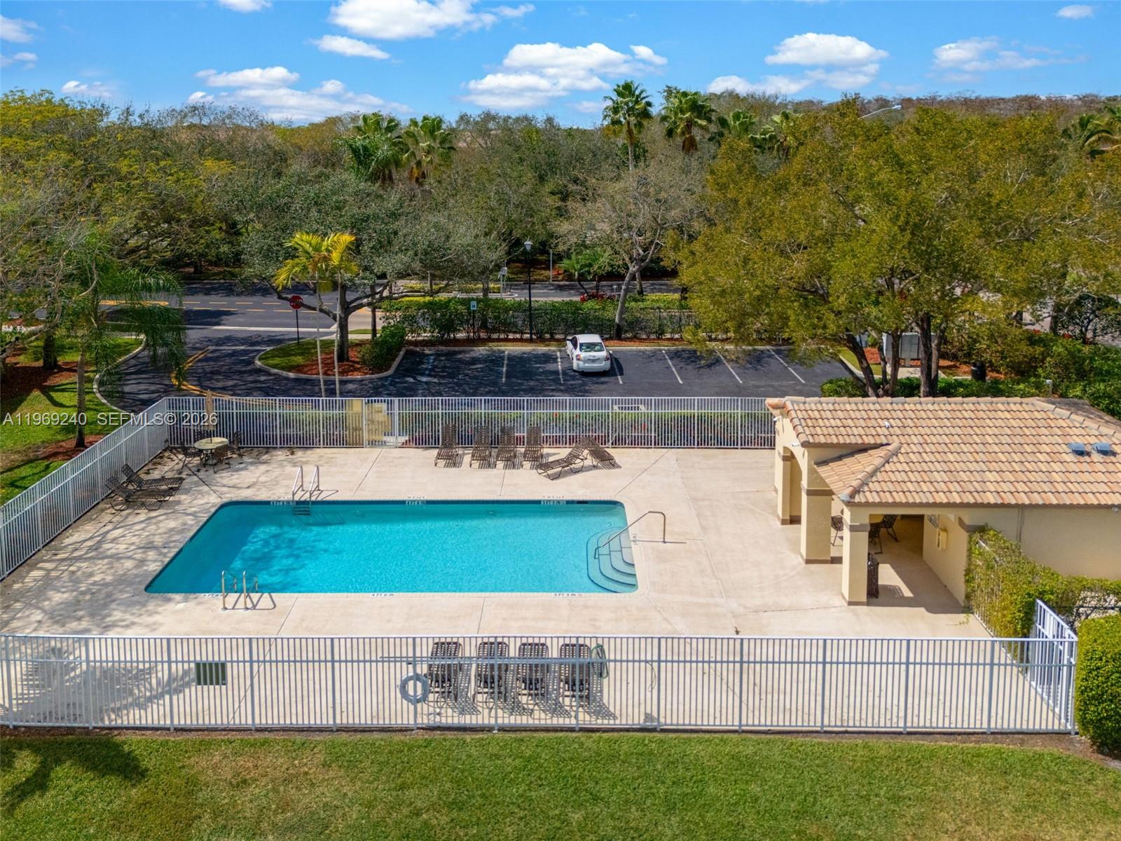 LAGO VISTA AT COCONUT CRE - Residential