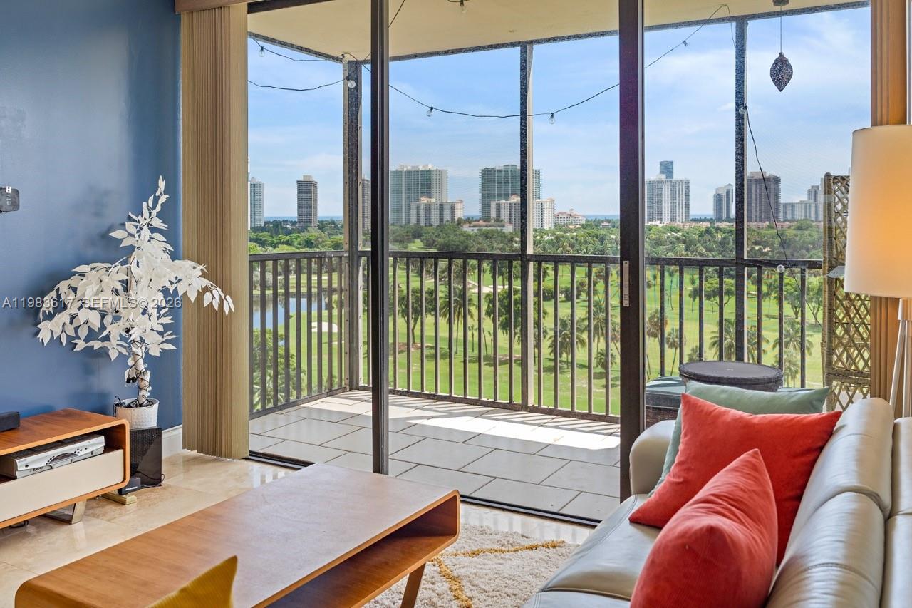 20335 W Country Club Dr 1208