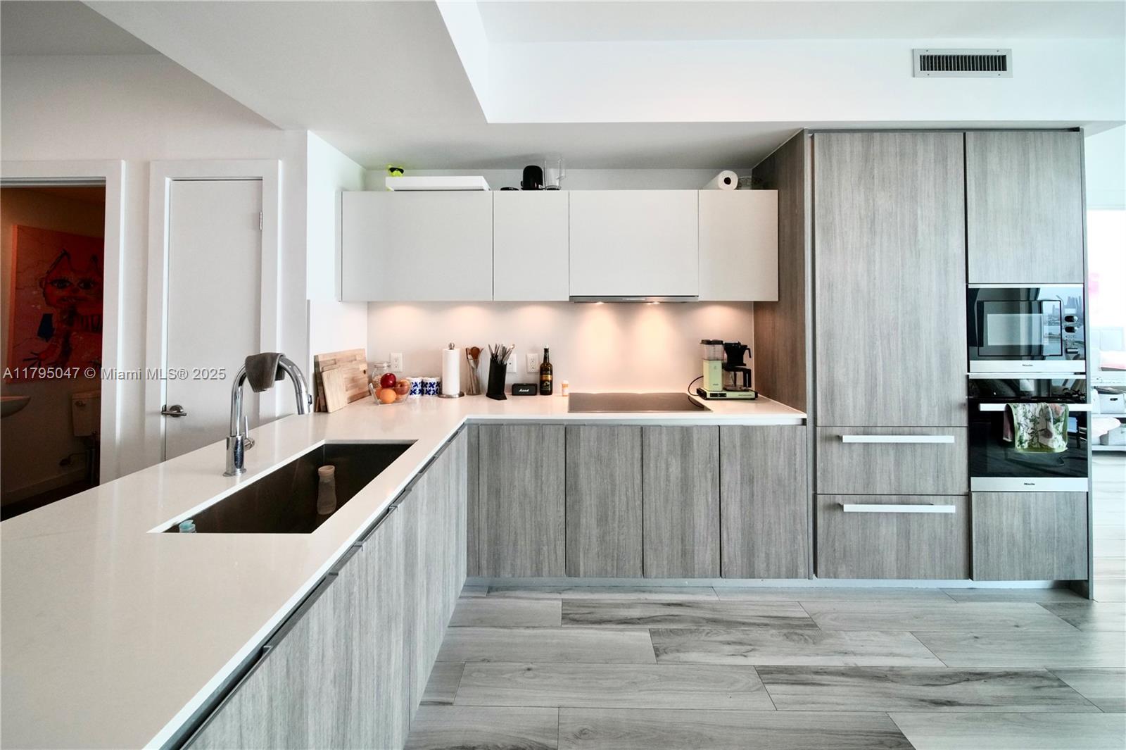 BISCAYNE BEACH CONDO - Residential
