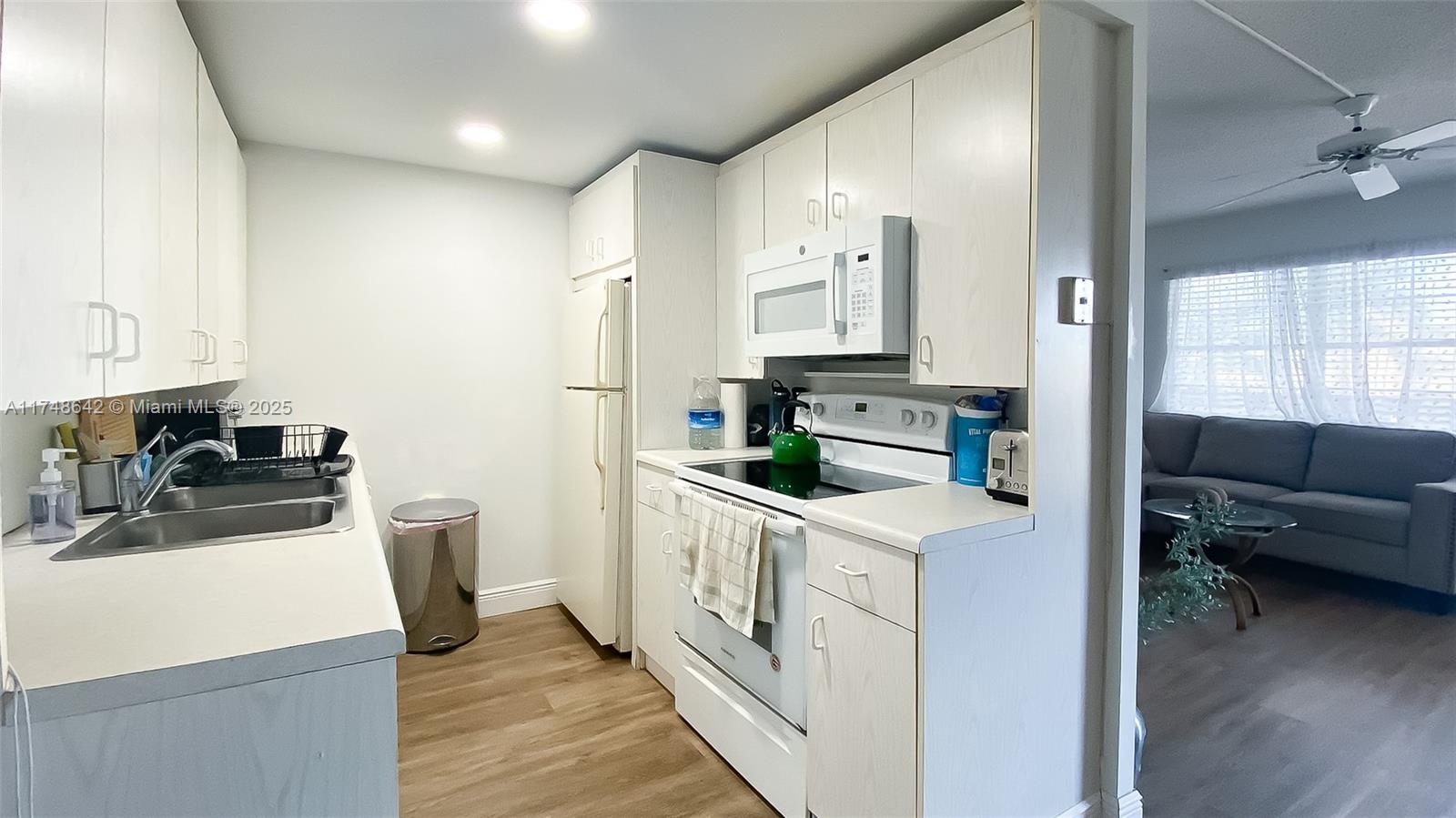 CORNWALL AT CENTURY VILLA - Residential Lease