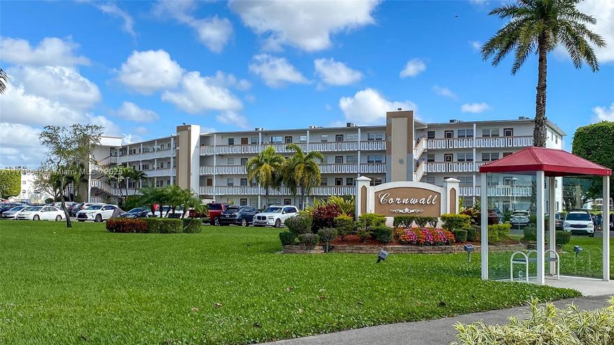CHARMING 1 BEDROOM, 1.5 BATHROOMS CONDO IN CENTURY VILLAGE. THIS UNIT IS VERY SPACIOUS AND BRIGHT AND FEATURES LAMINATE FLOORING THROUGHOUT, UPGRADED BATHROOMS, AND AN AMAZING LAKE VIEW. FULLY FURNISHED. RESORT-STYLE AMENITIES INCLUDE FITNESS CENTER, SWIMMING POOLS, TENNIS COURTS AND PLENTY OF SOCIAL ACTIVITIES. SCHEDULE A SHOWING TODAY!