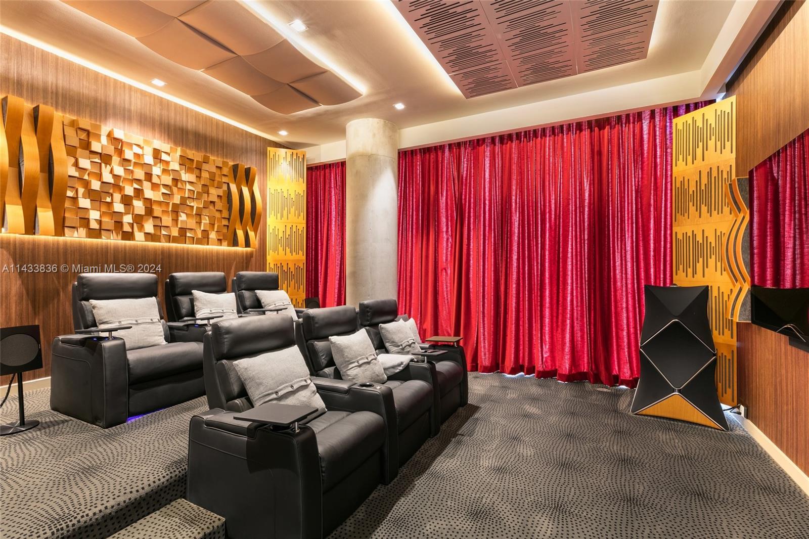 DINNER KEY - Residential