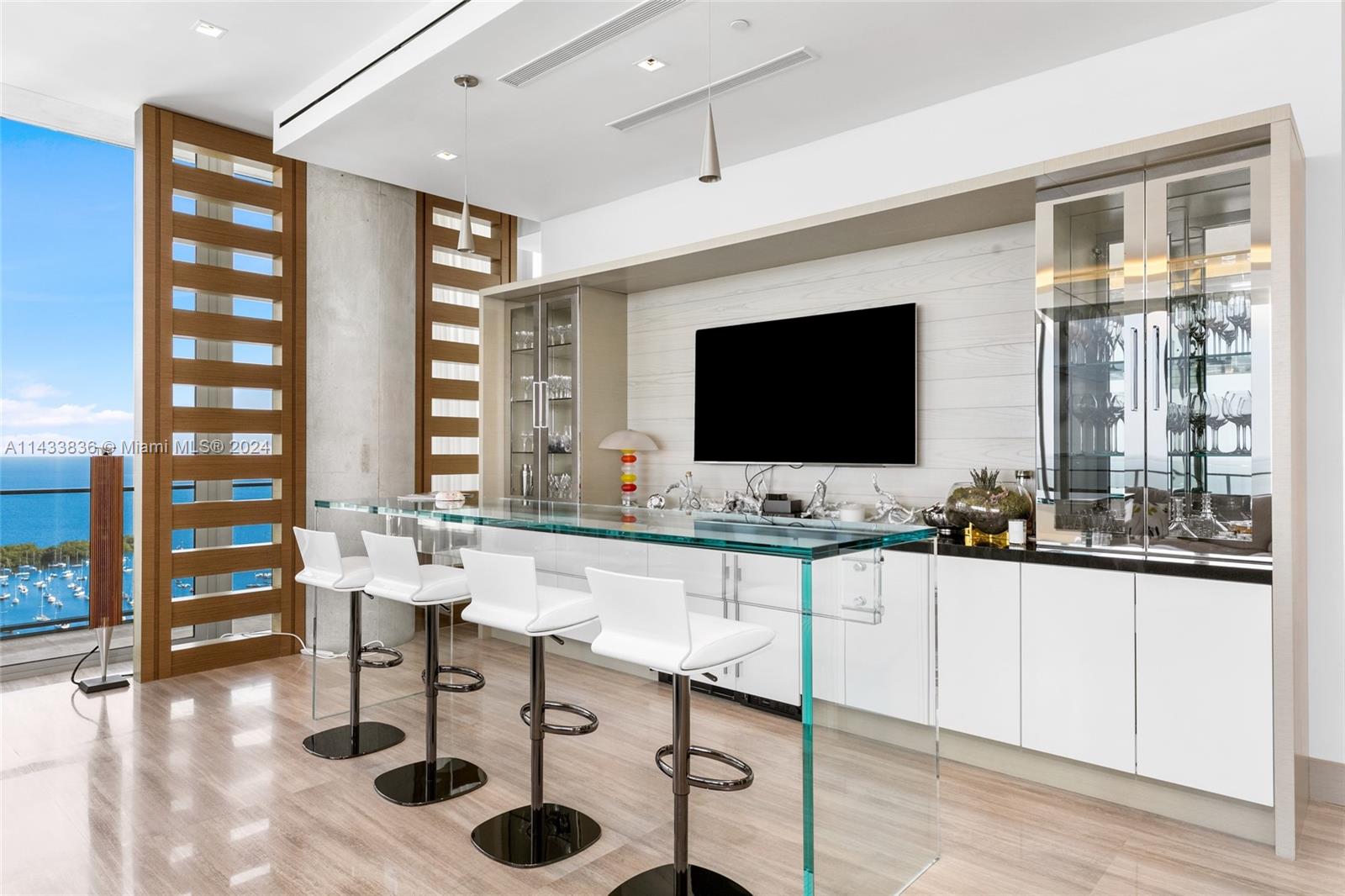 DINNER KEY - Residential