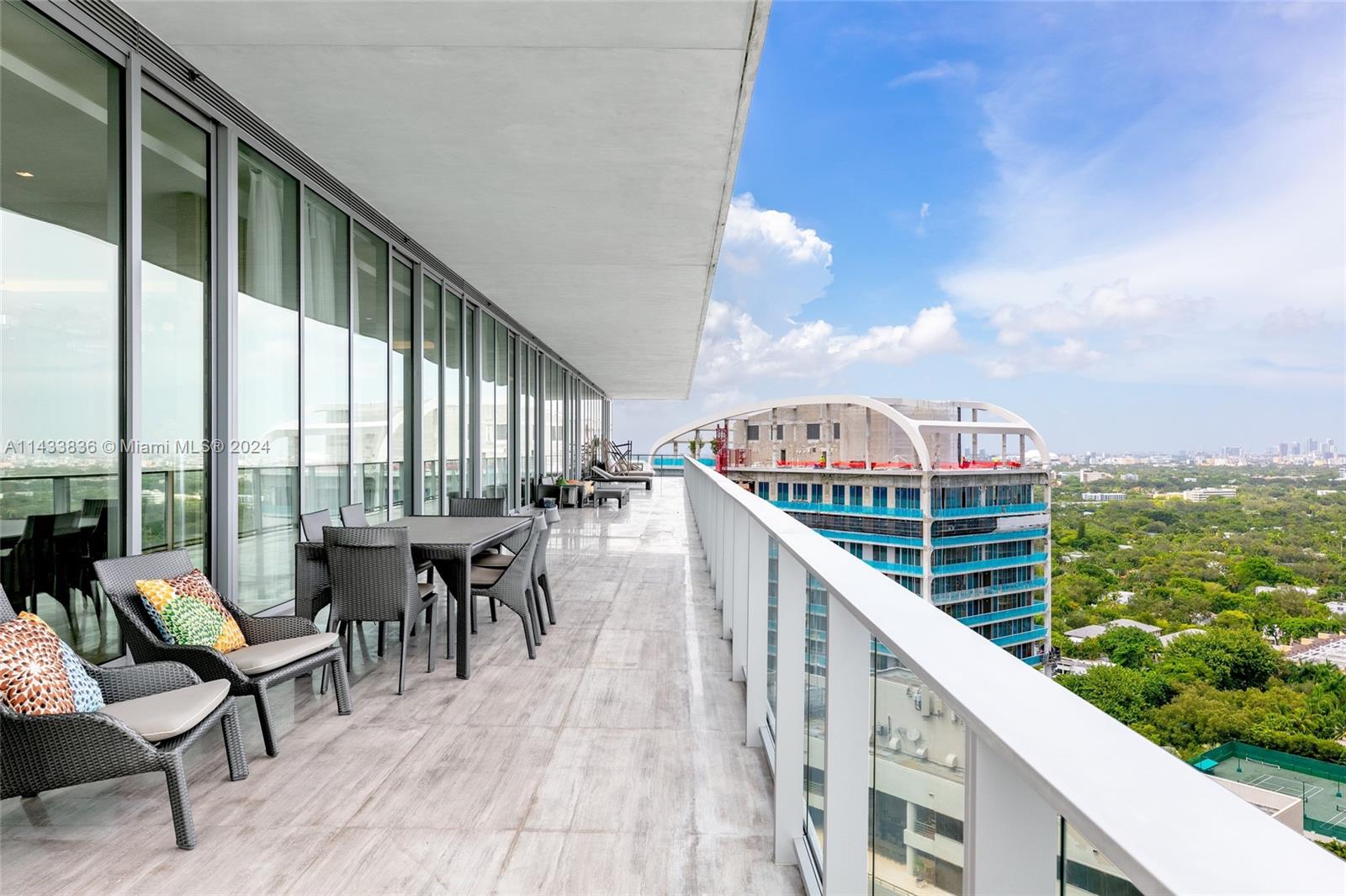 DINNER KEY - Residential