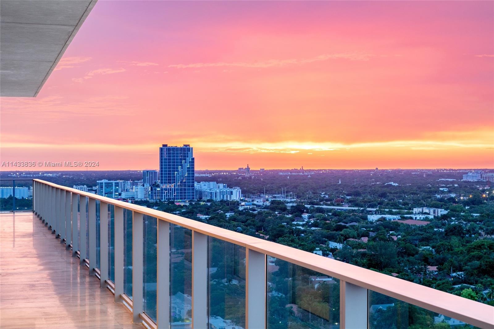 DINNER KEY - Residential