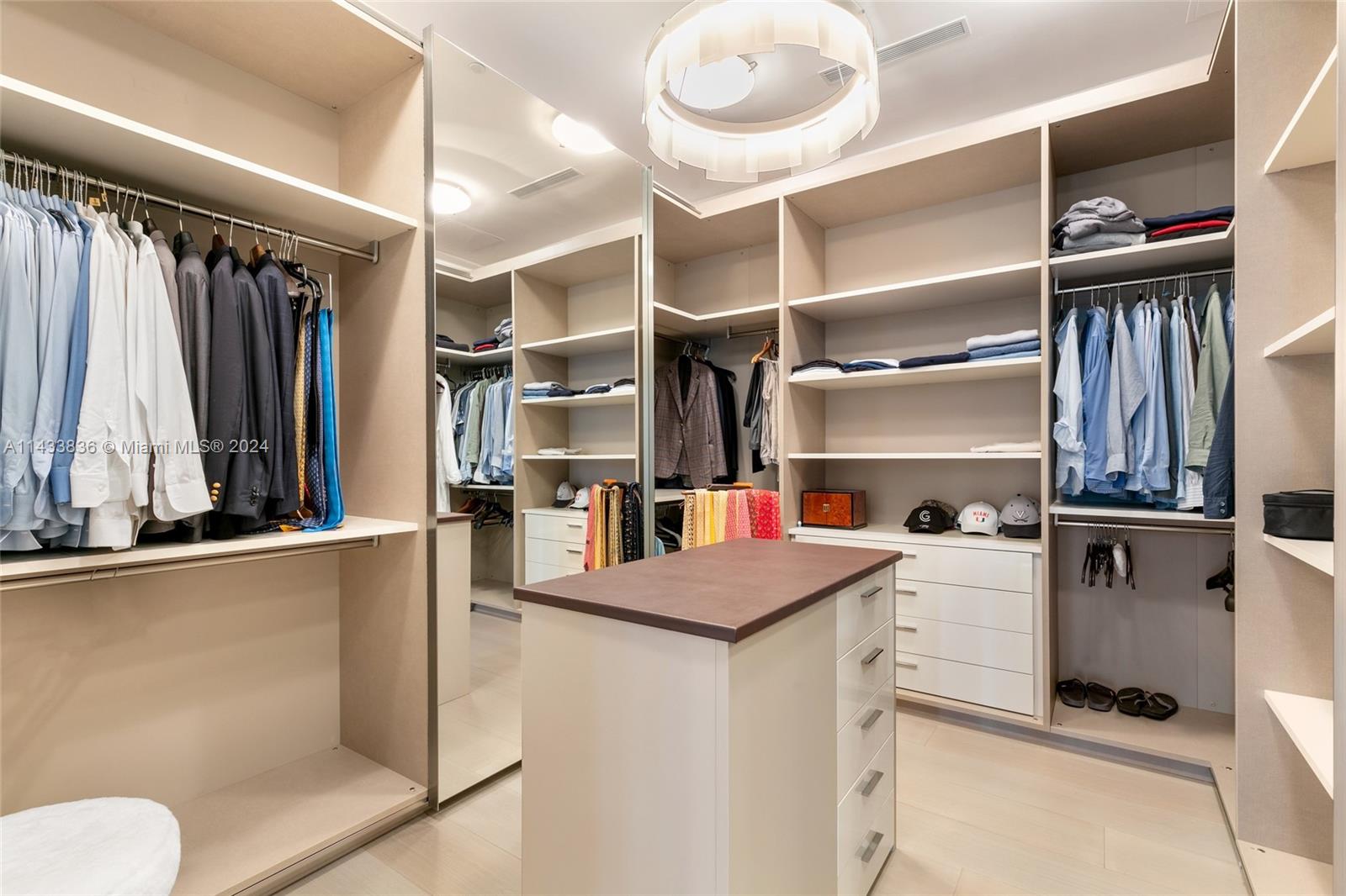 DINNER KEY - Residential