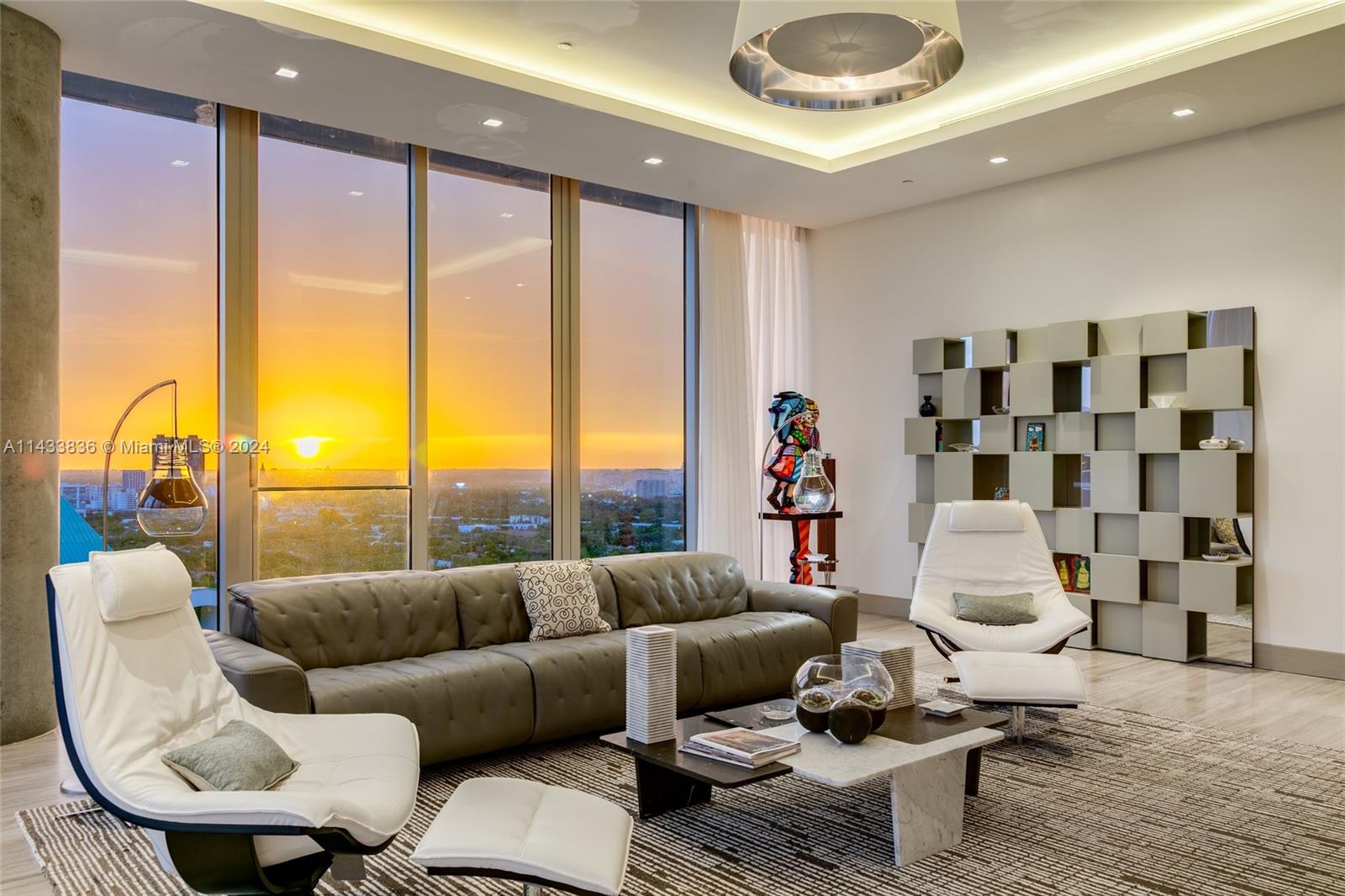 DINNER KEY - Residential