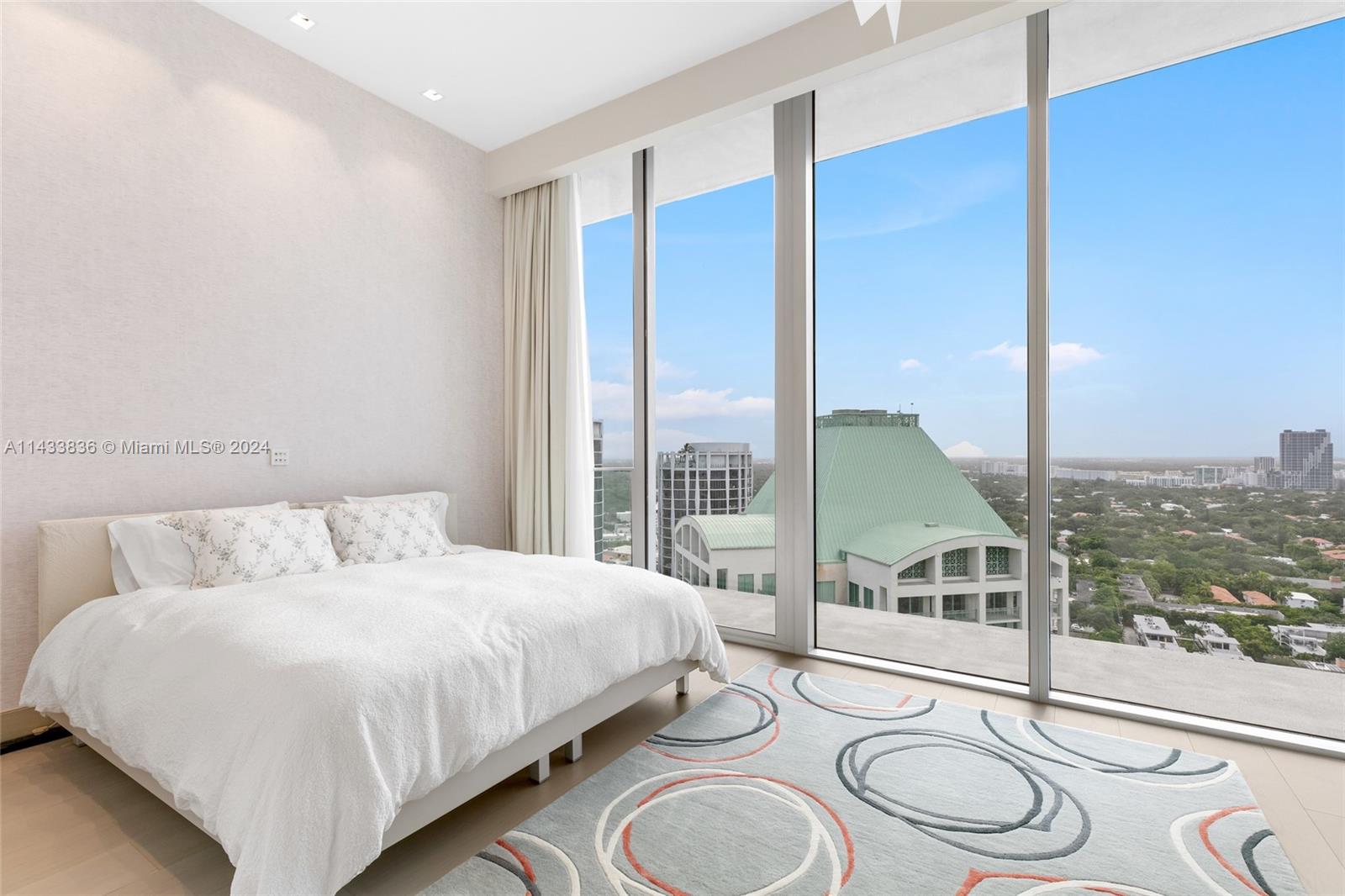 DINNER KEY - Residential