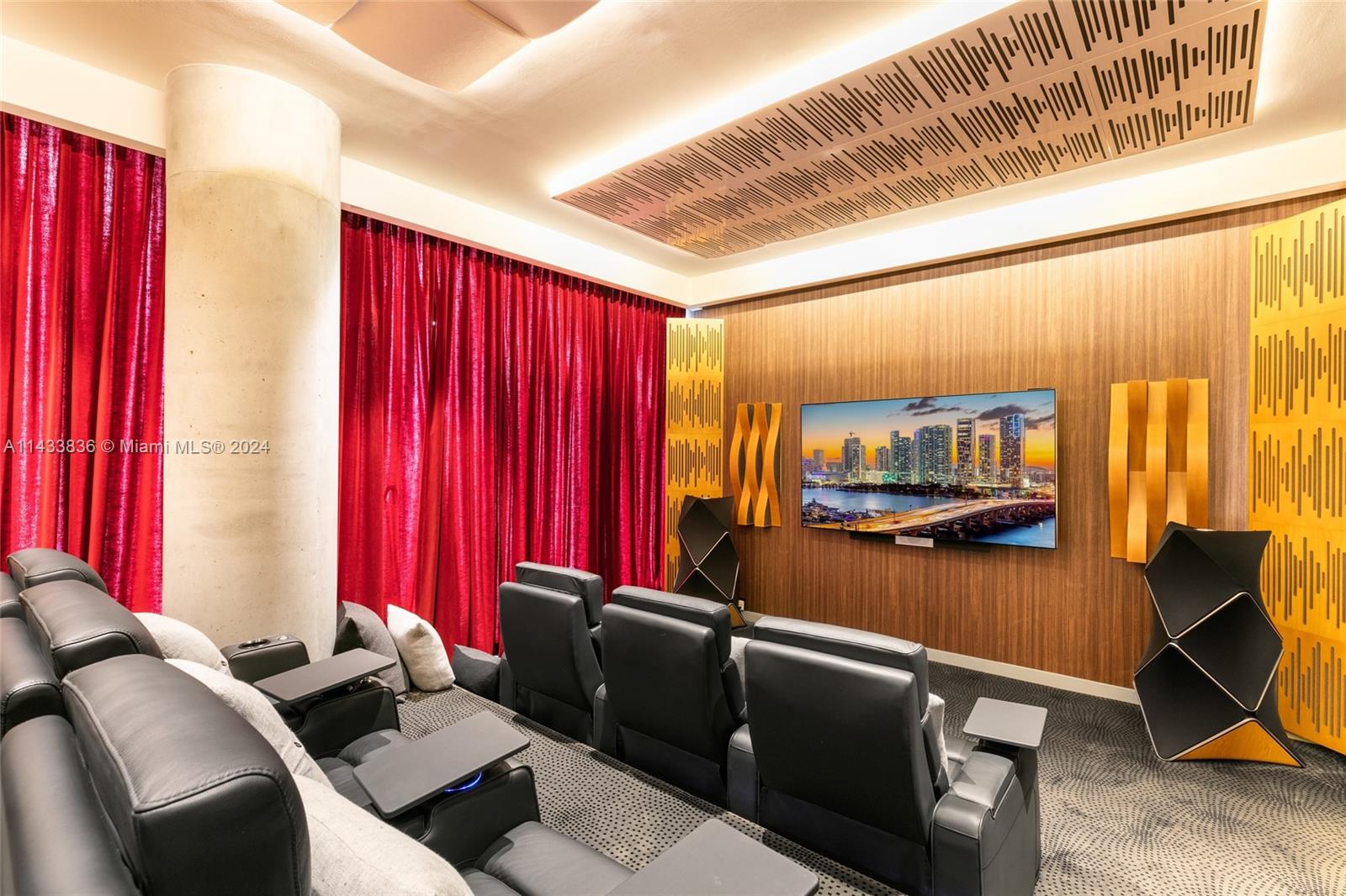 DINNER KEY - Residential