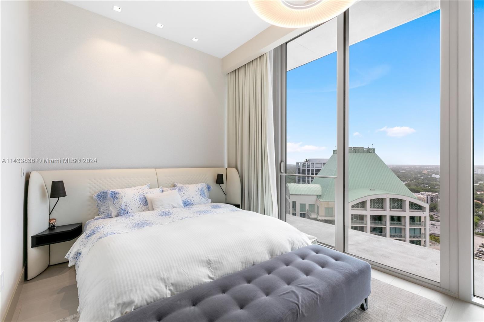 DINNER KEY - Residential