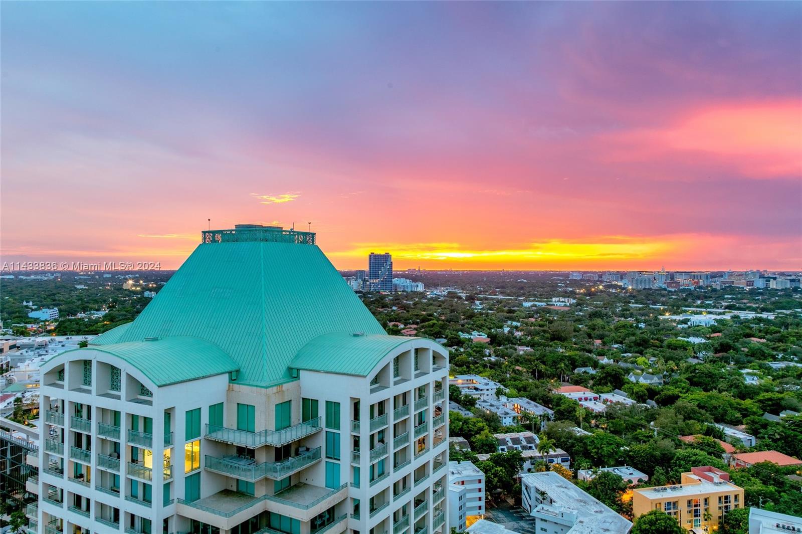 DINNER KEY - Residential