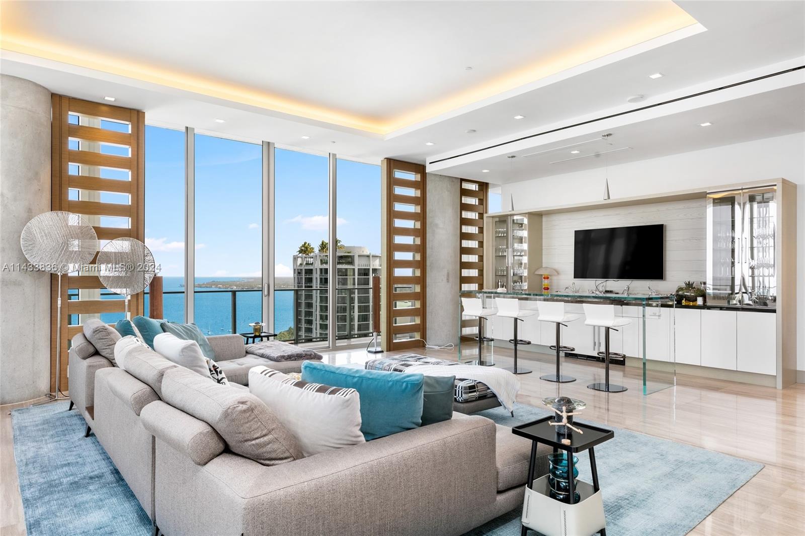 DINNER KEY - Residential