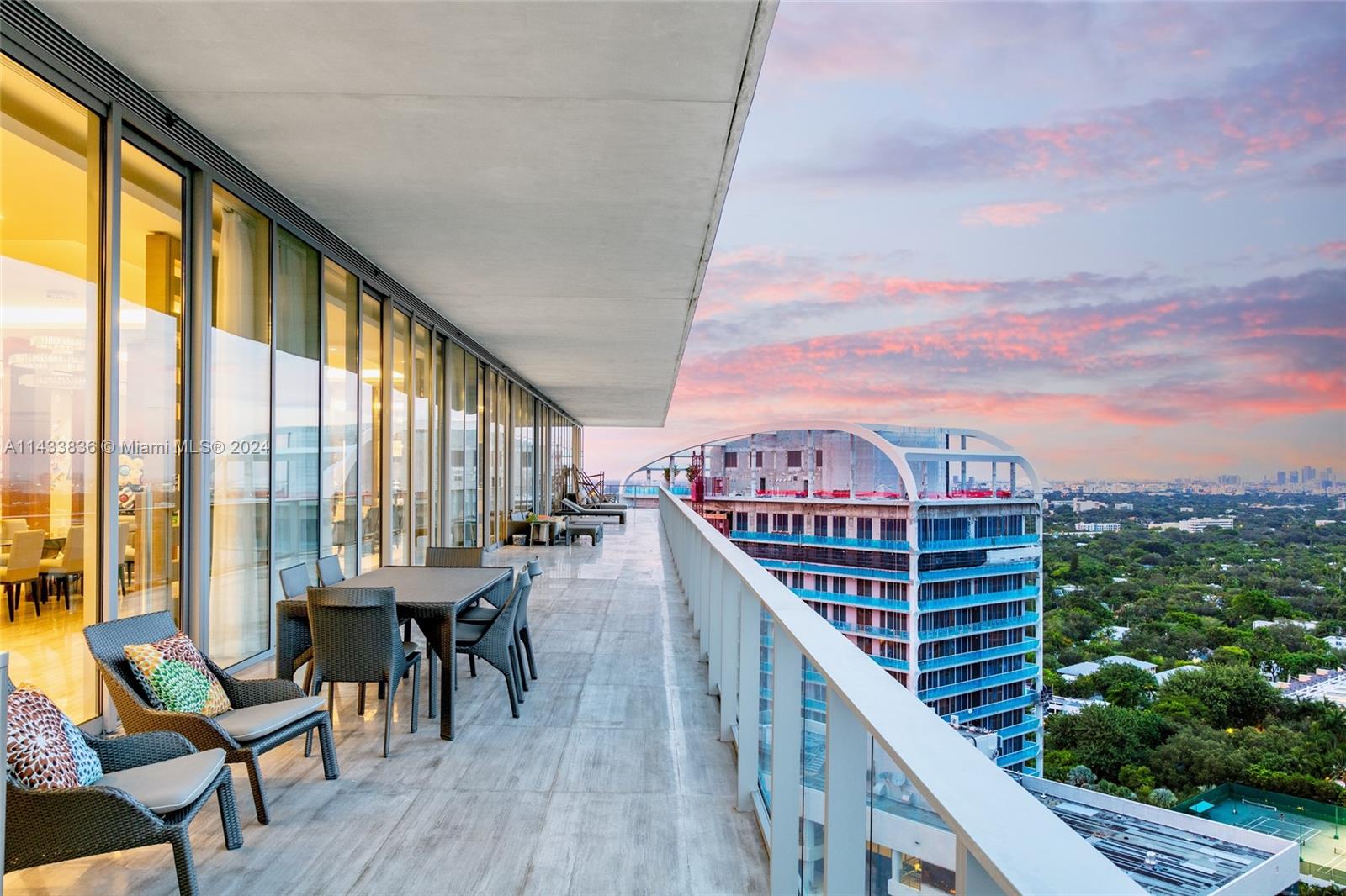 DINNER KEY - Residential